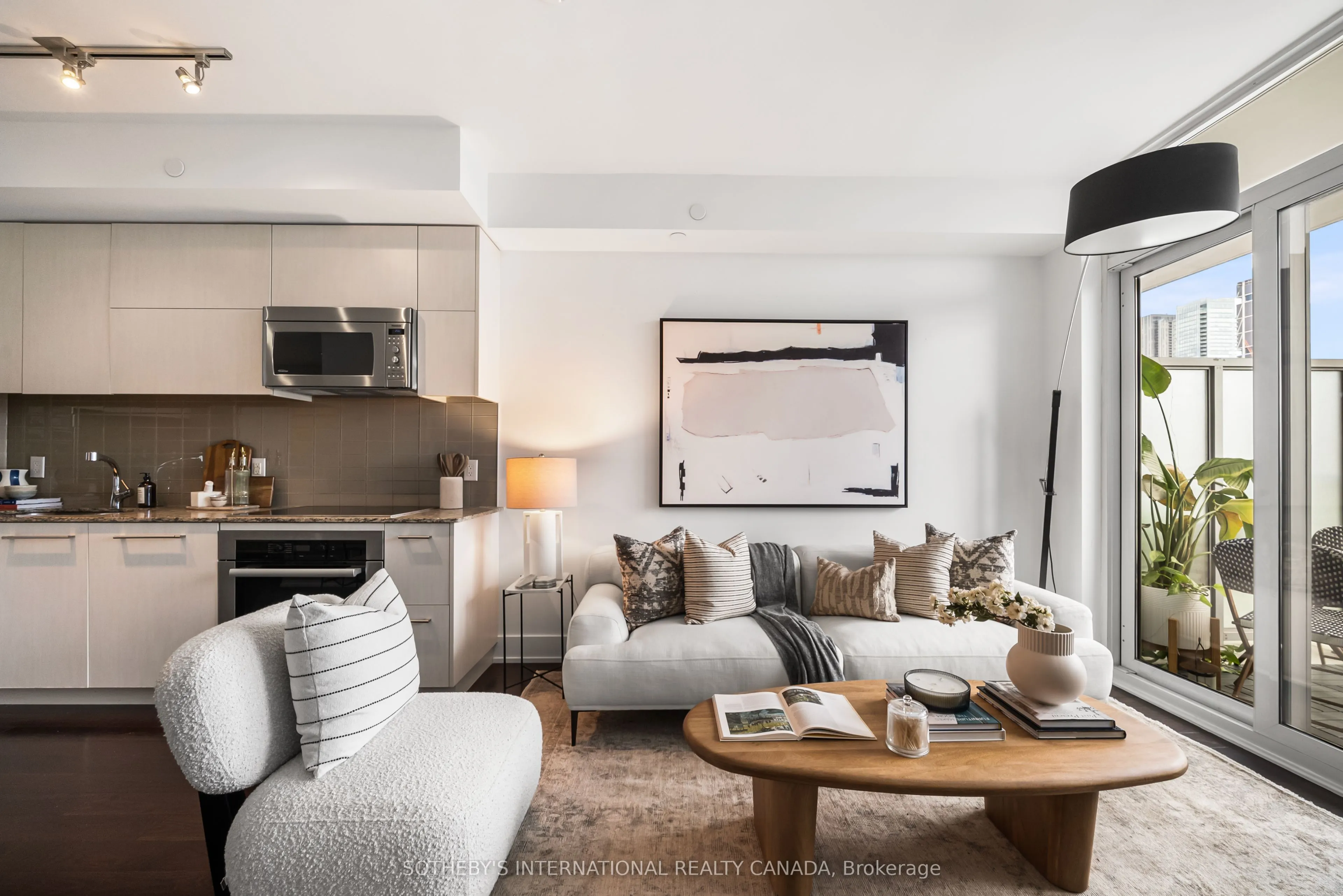 170 Avenue Road #1503