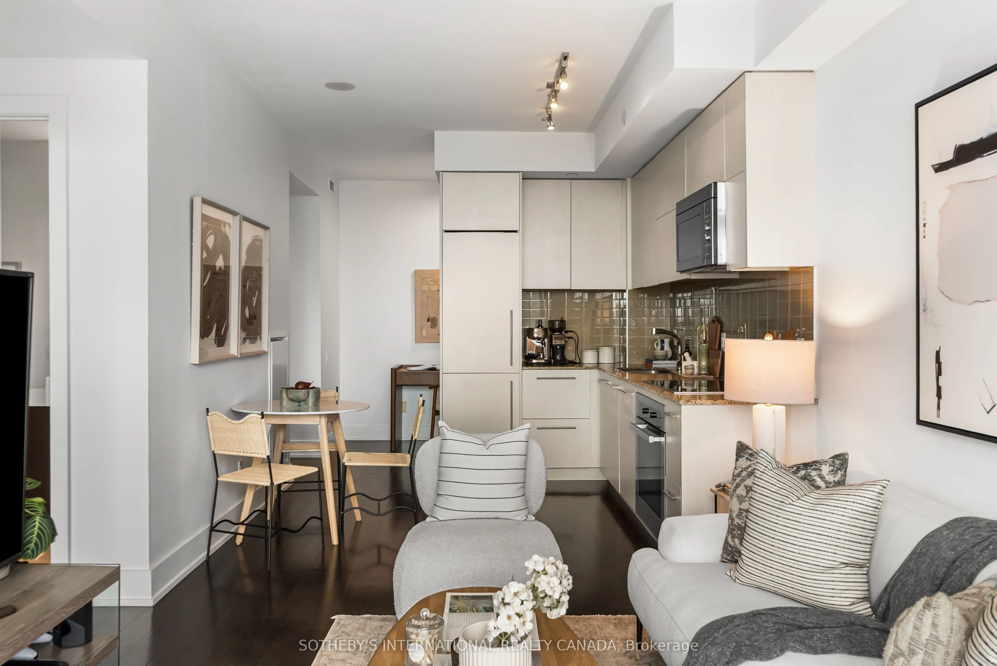 170 Avenue Road #1503