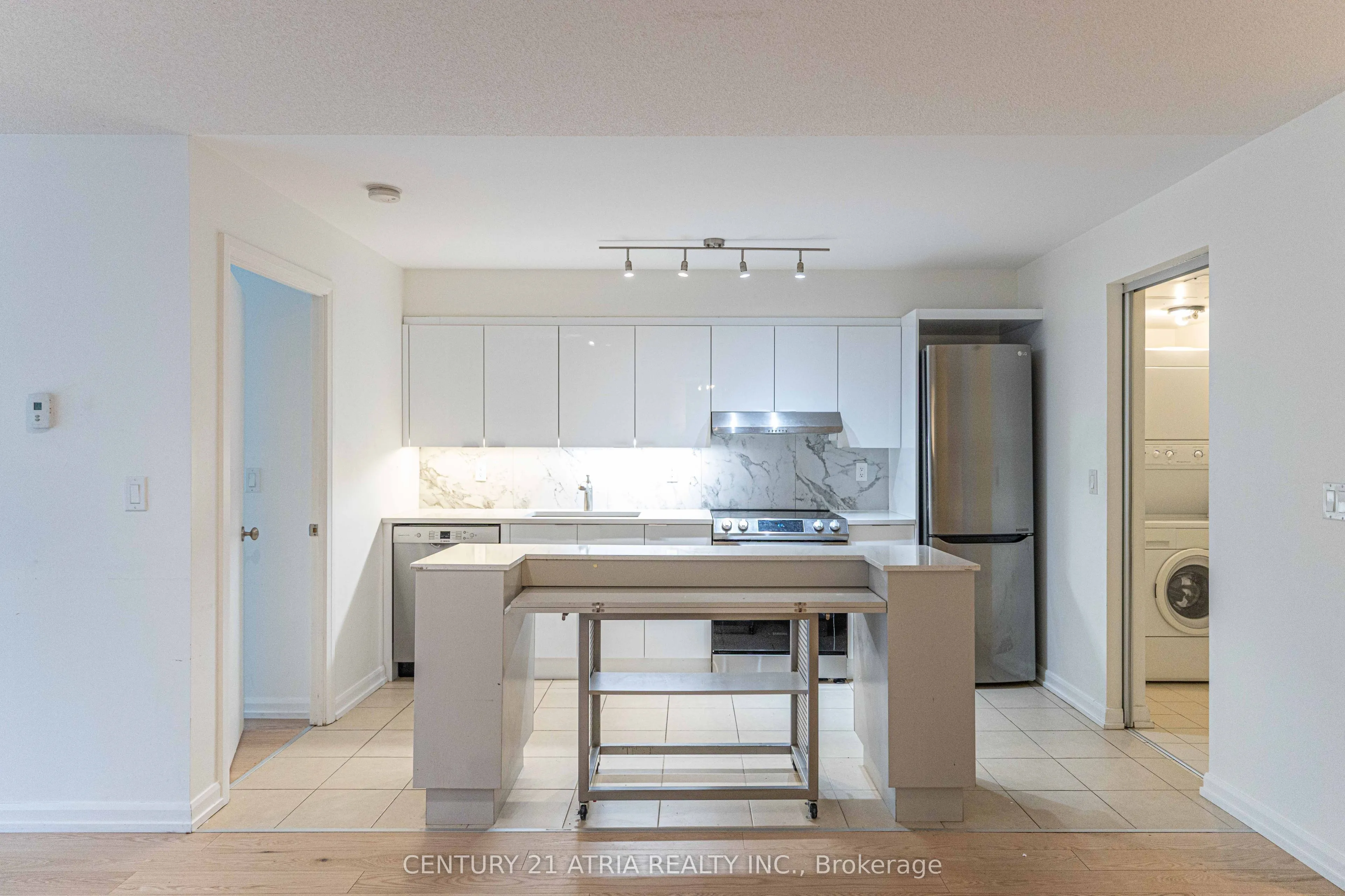 111 Elizabeth Street #606