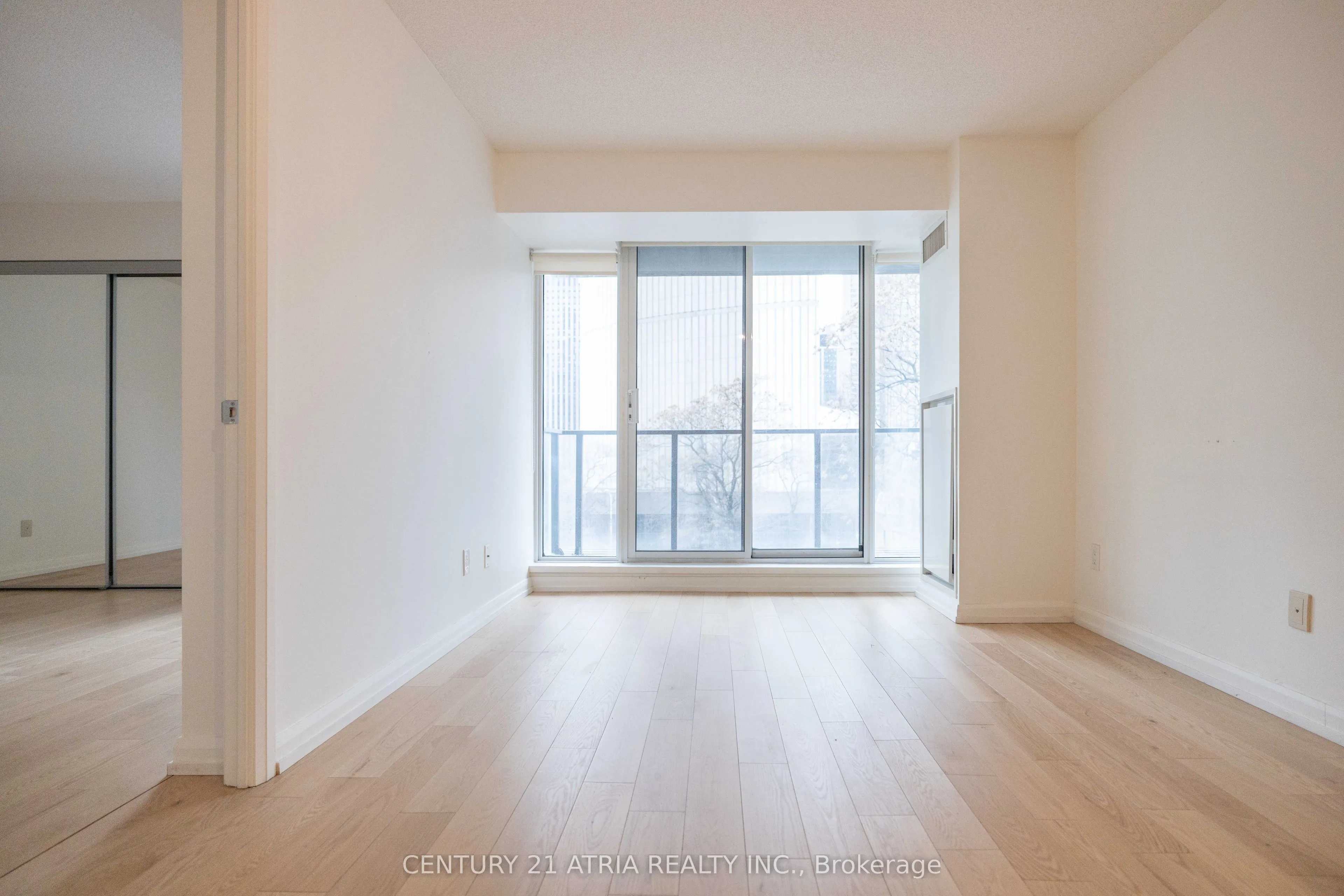 111 Elizabeth Street #606