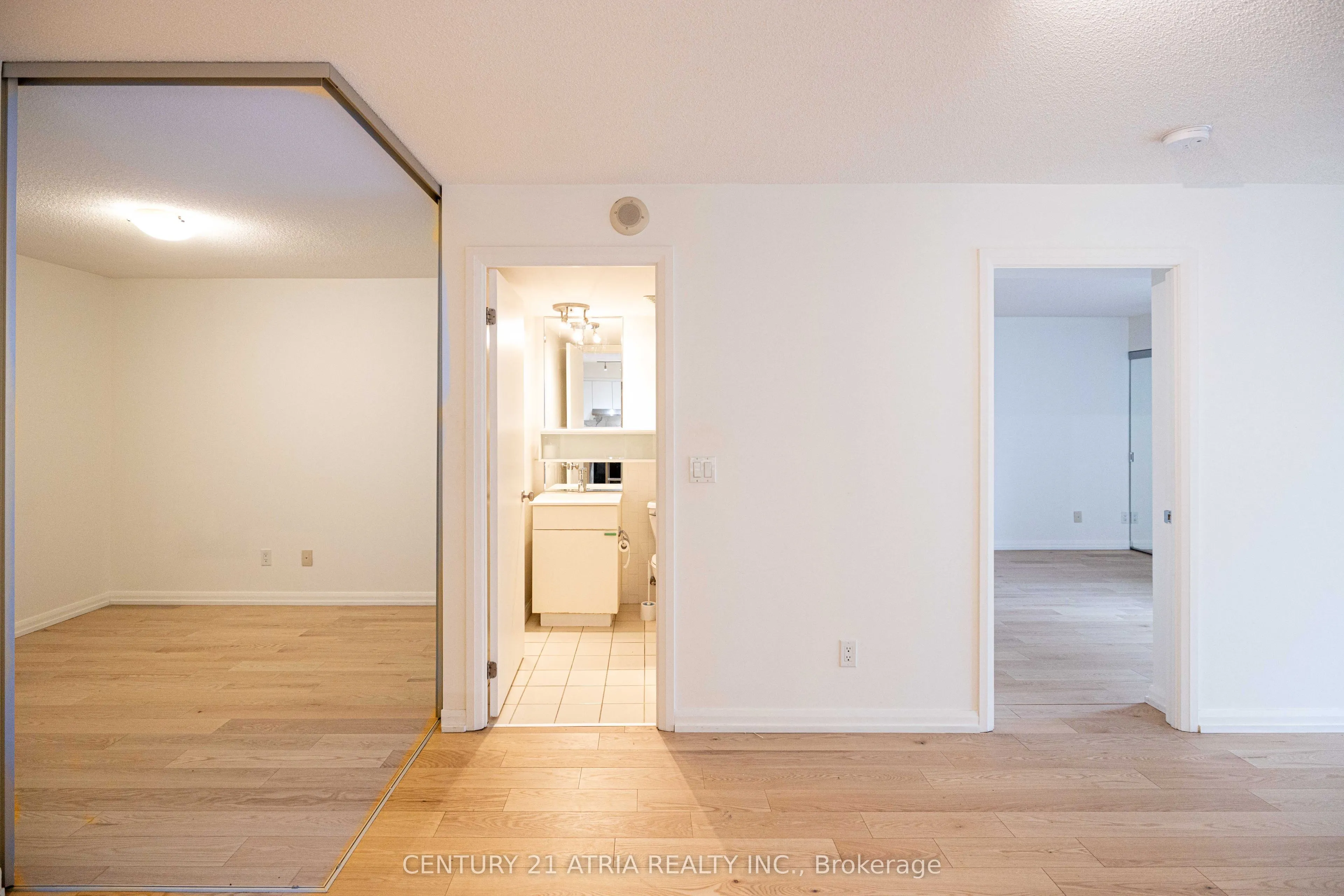 111 Elizabeth Street #606