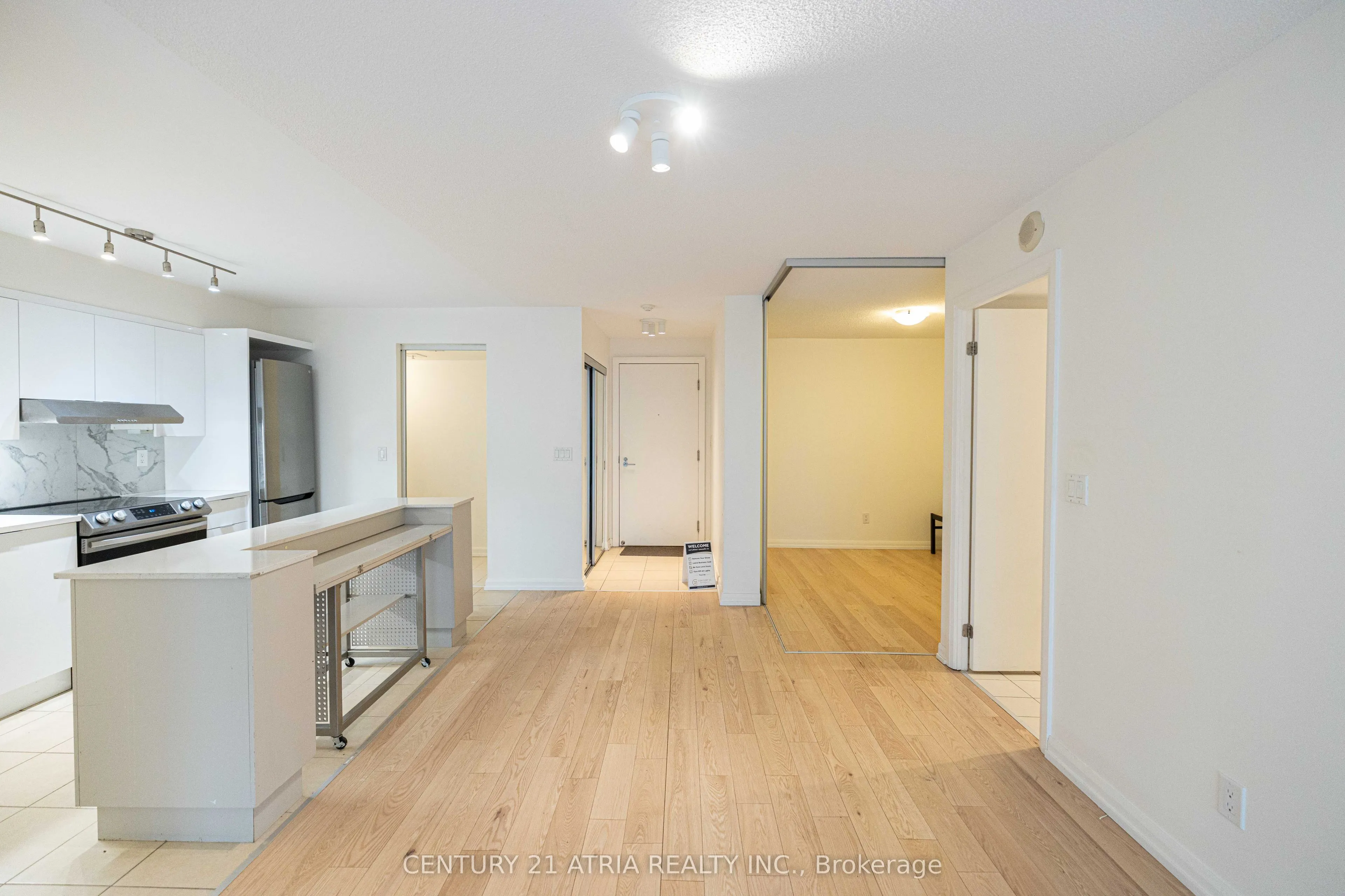 111 Elizabeth Street #606
