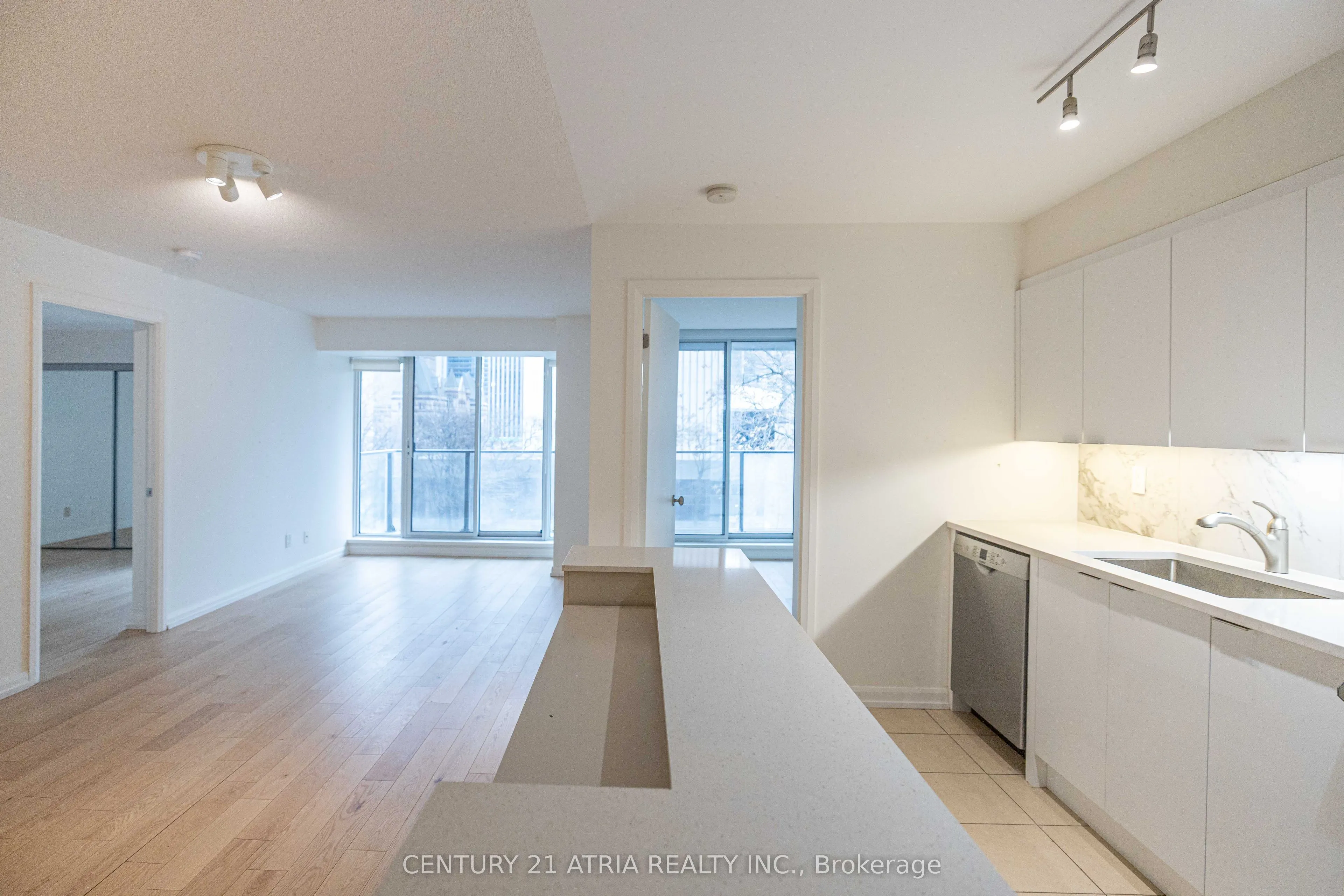 111 Elizabeth Street #606