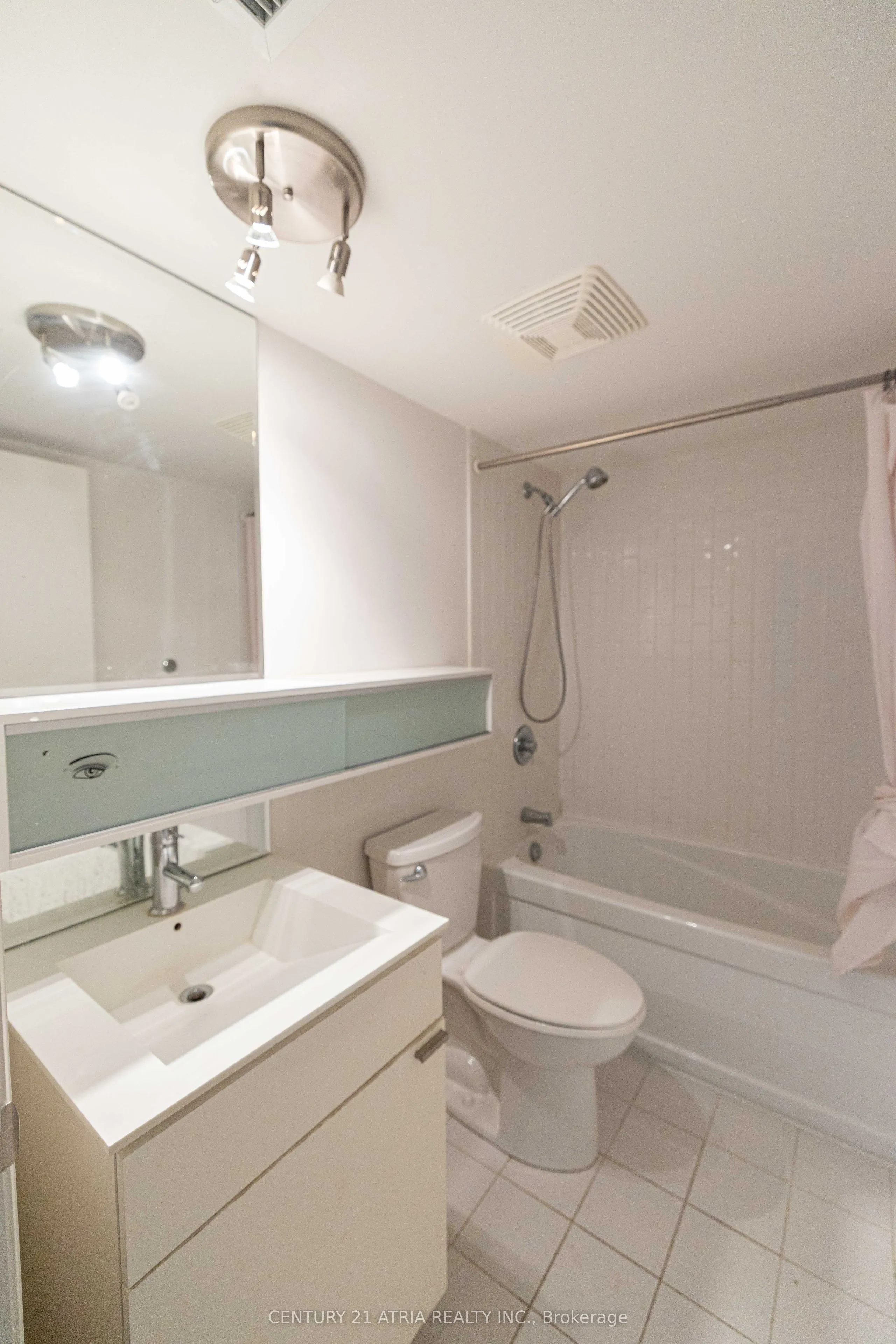 111 Elizabeth Street #606