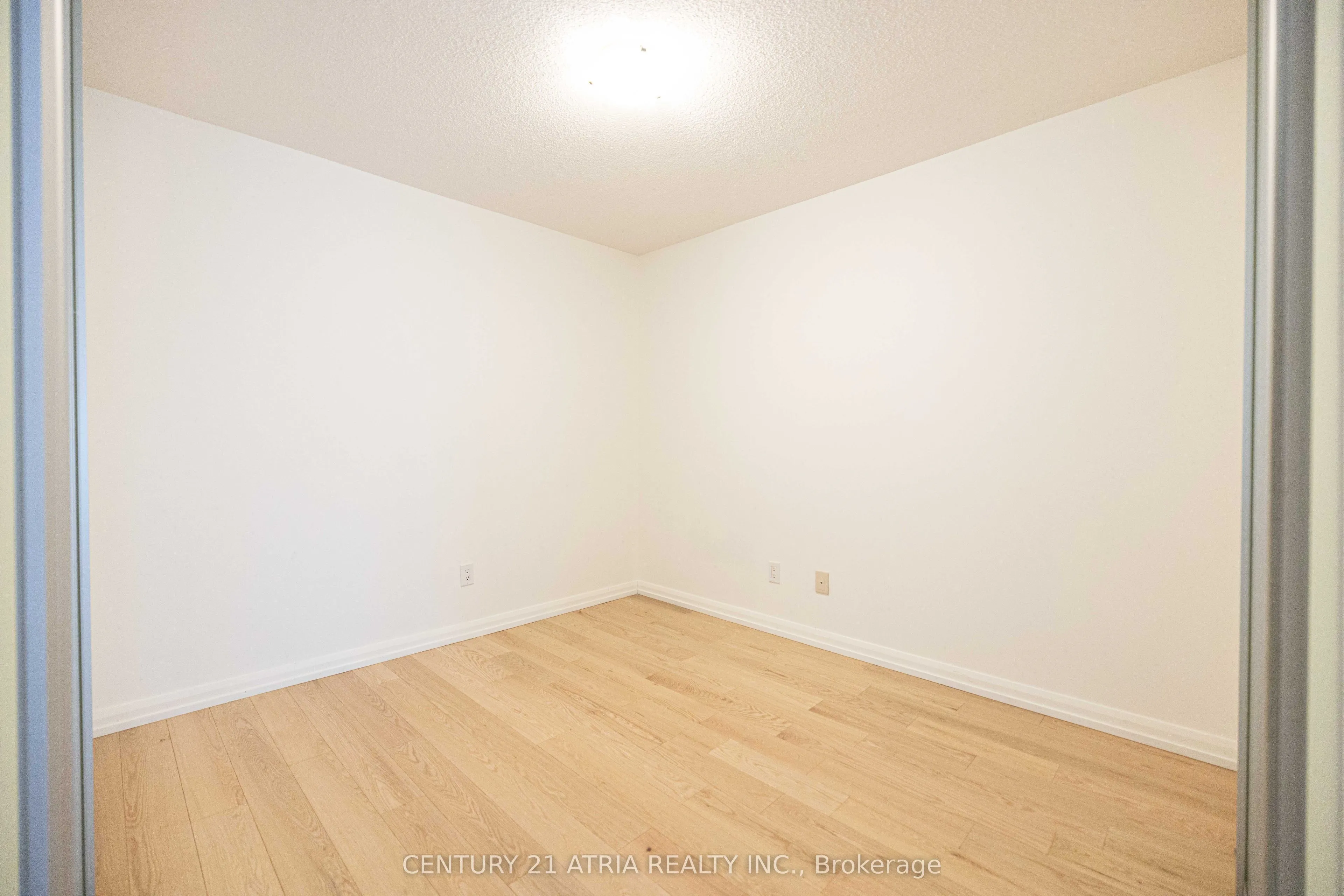111 Elizabeth Street #606