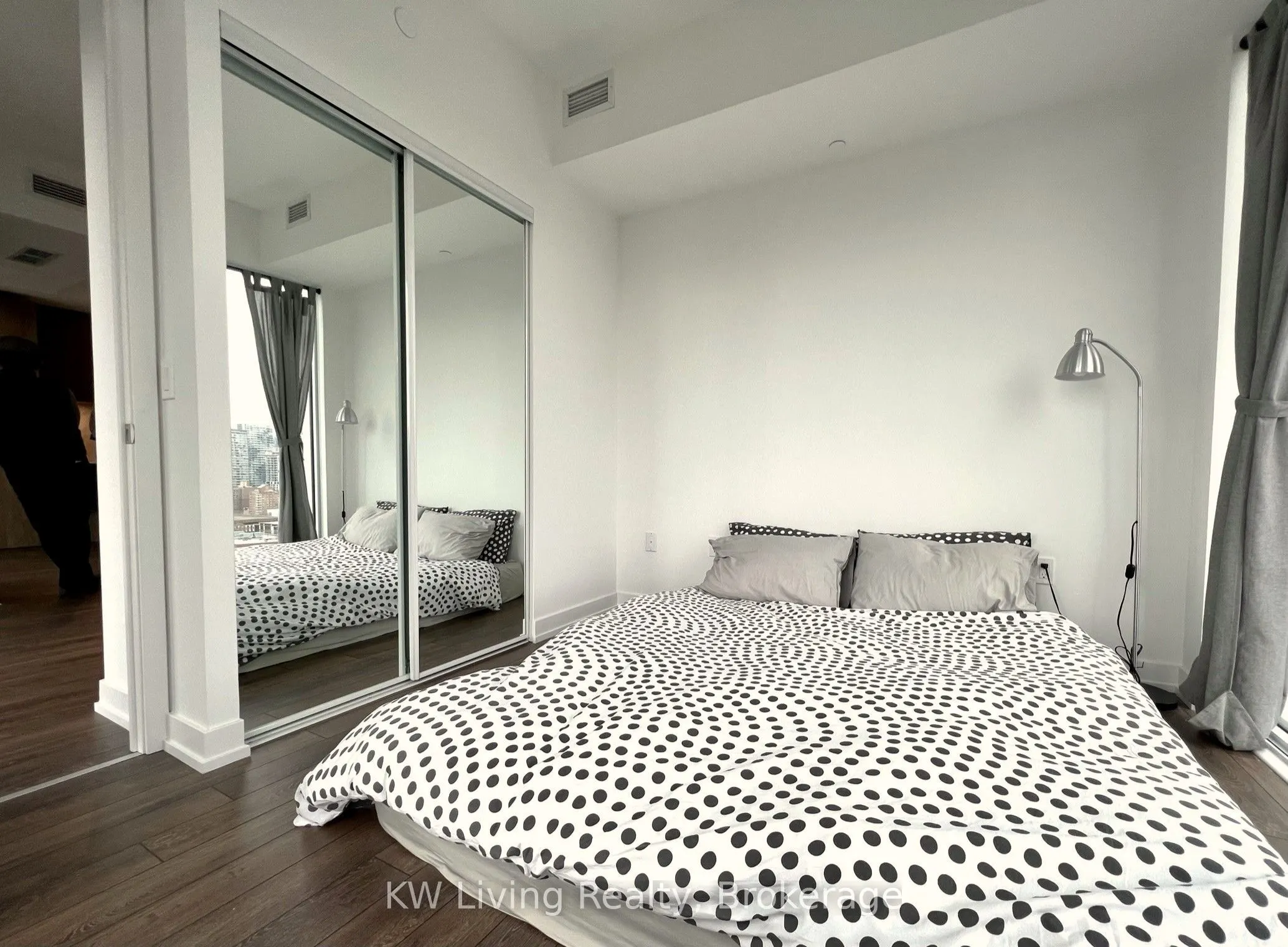 158 Front Street E #1920