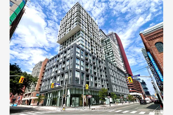 158 Front Street E