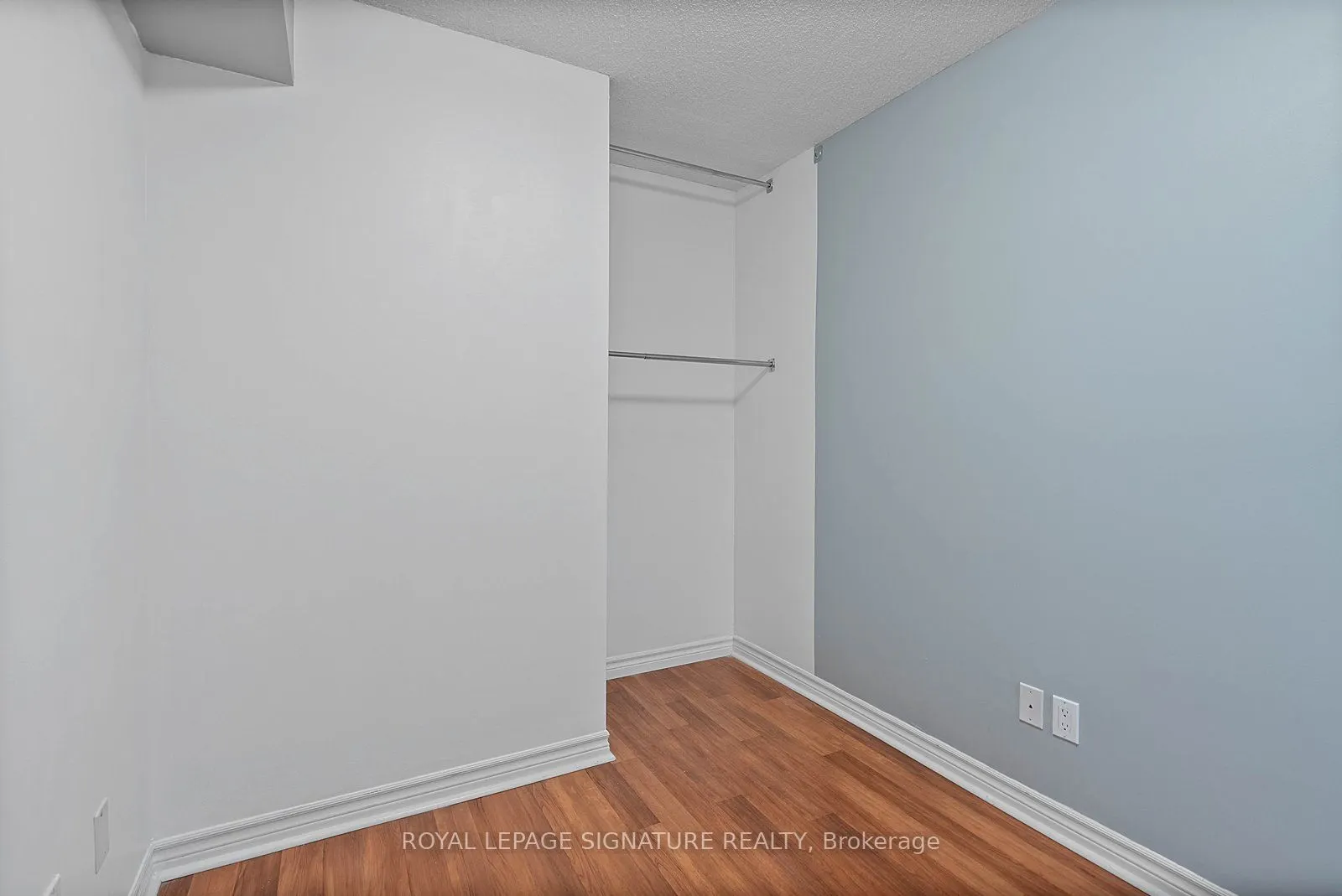 19 Grand Trunk Crescent #801