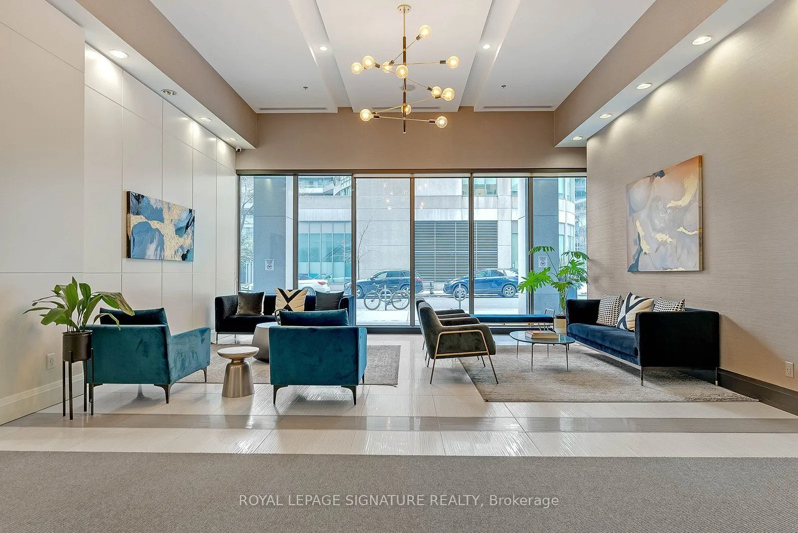 19 Grand Trunk Crescent #801