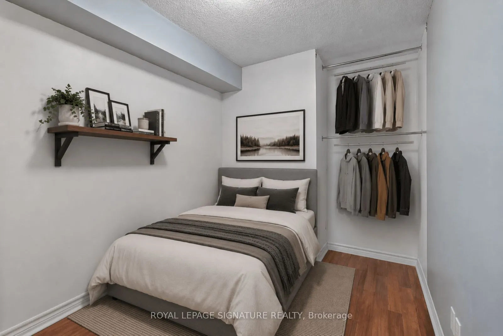 19 Grand Trunk Crescent #801