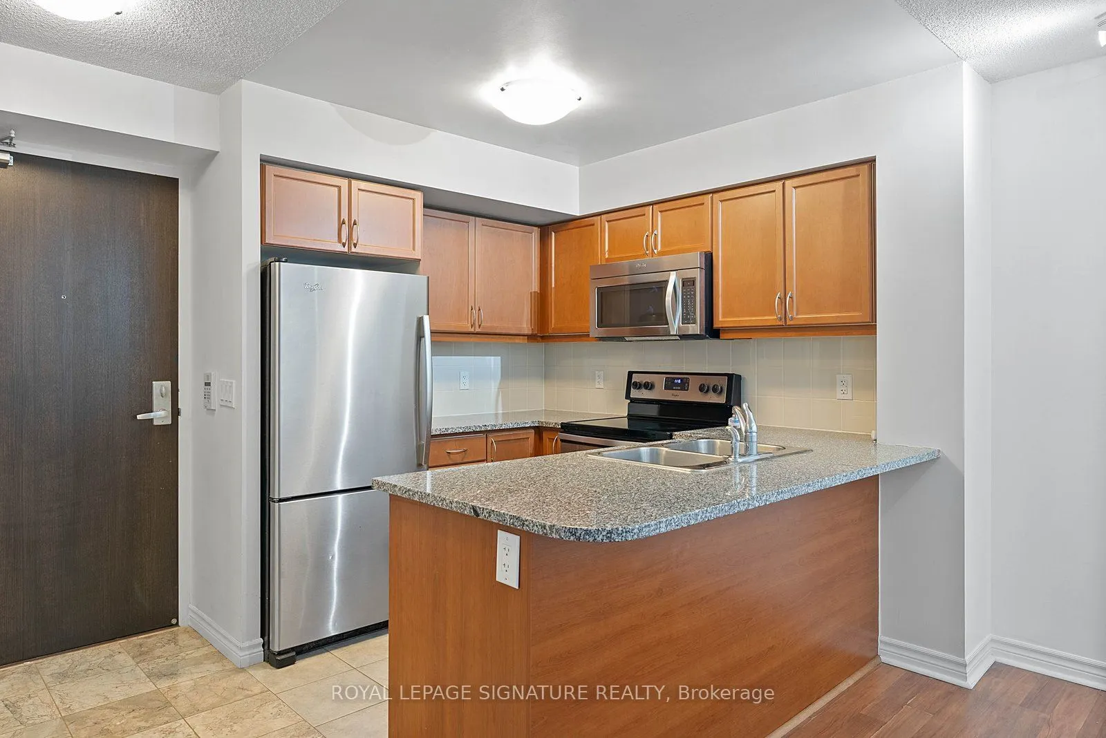 19 Grand Trunk Crescent #801