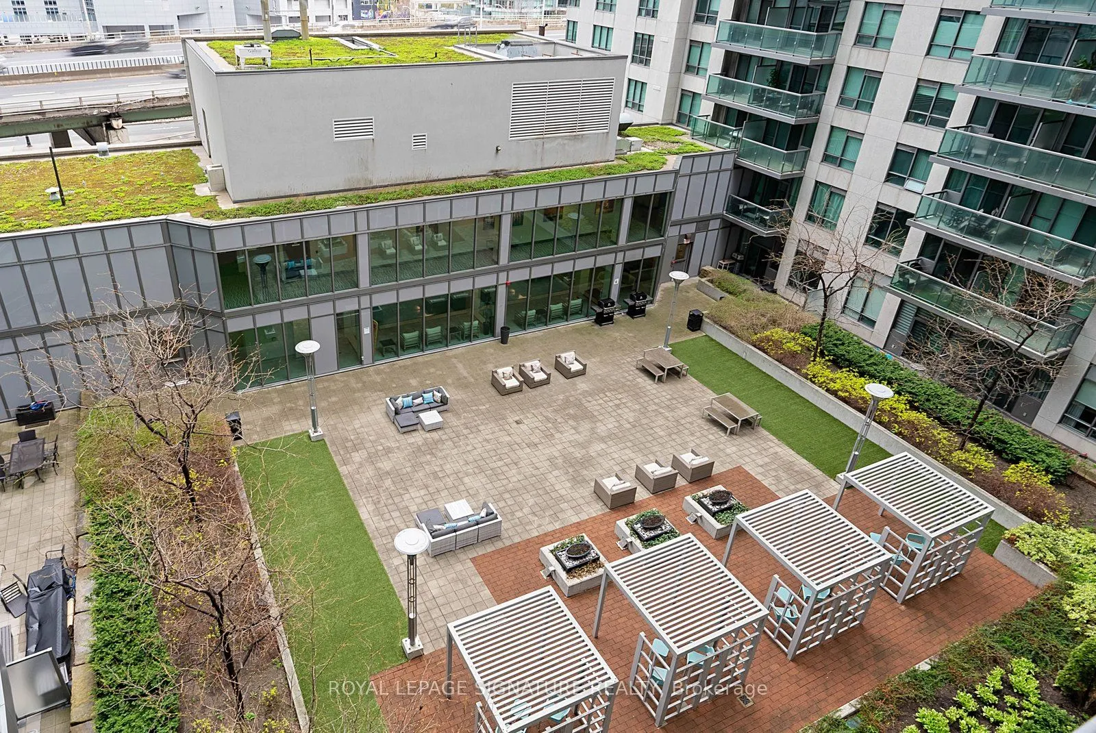 19 Grand Trunk Crescent #801