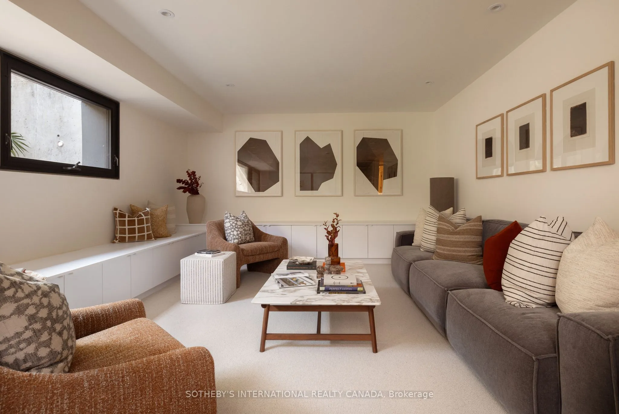 12 York Valley Crescent