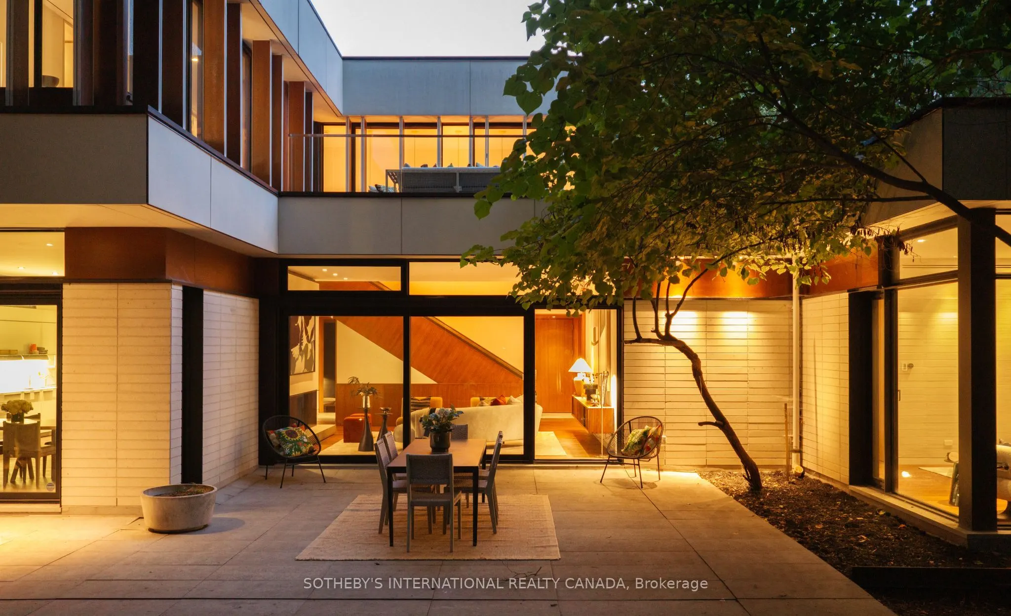 12 York Valley Crescent