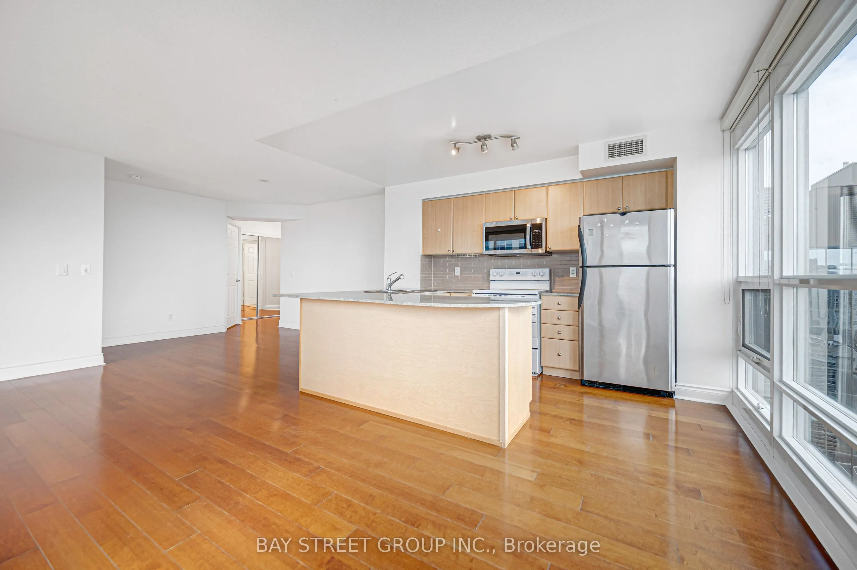 763 Bay Street #4105
