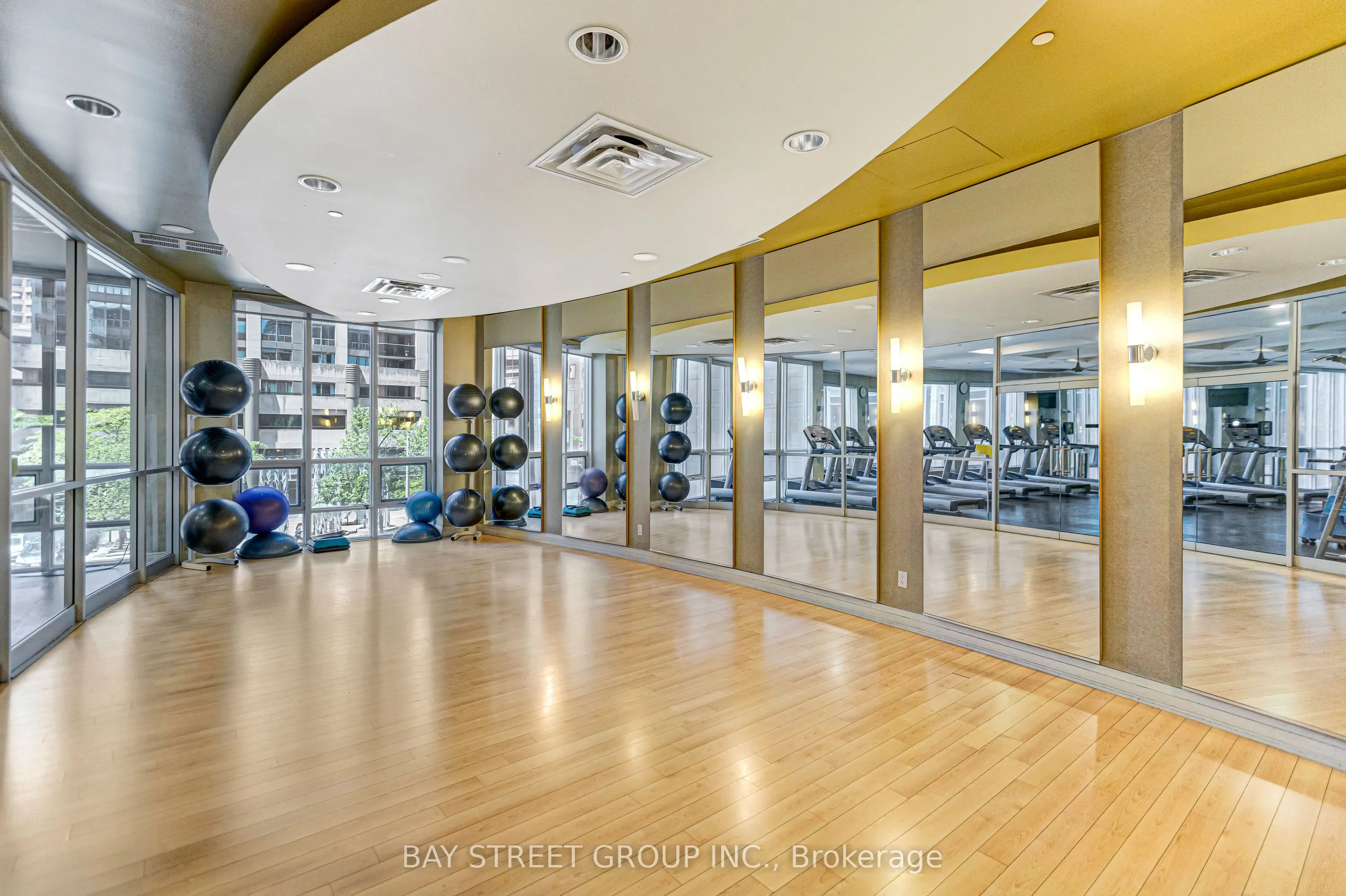 763 Bay Street #4105