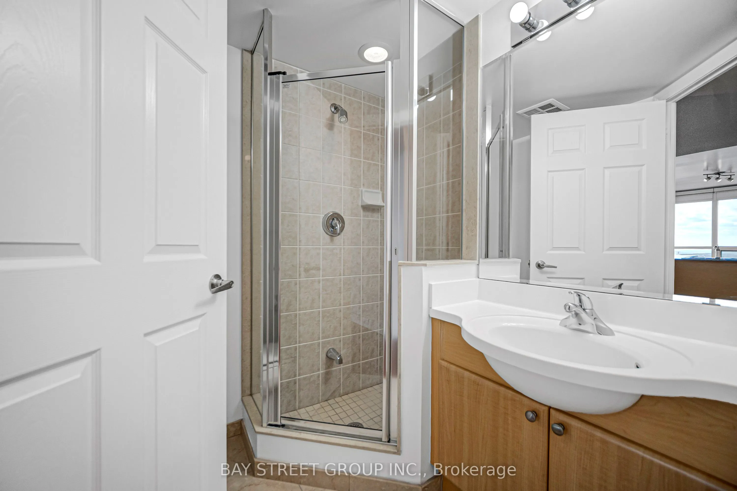 763 Bay Street #4105
