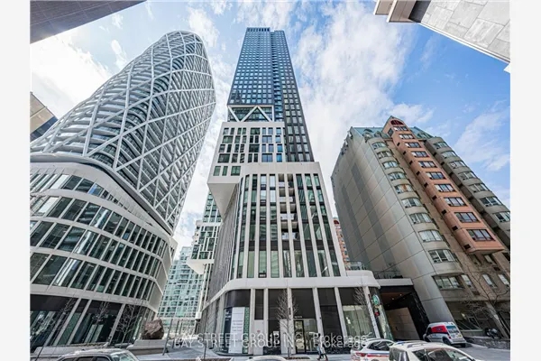 238 Simcoe Street