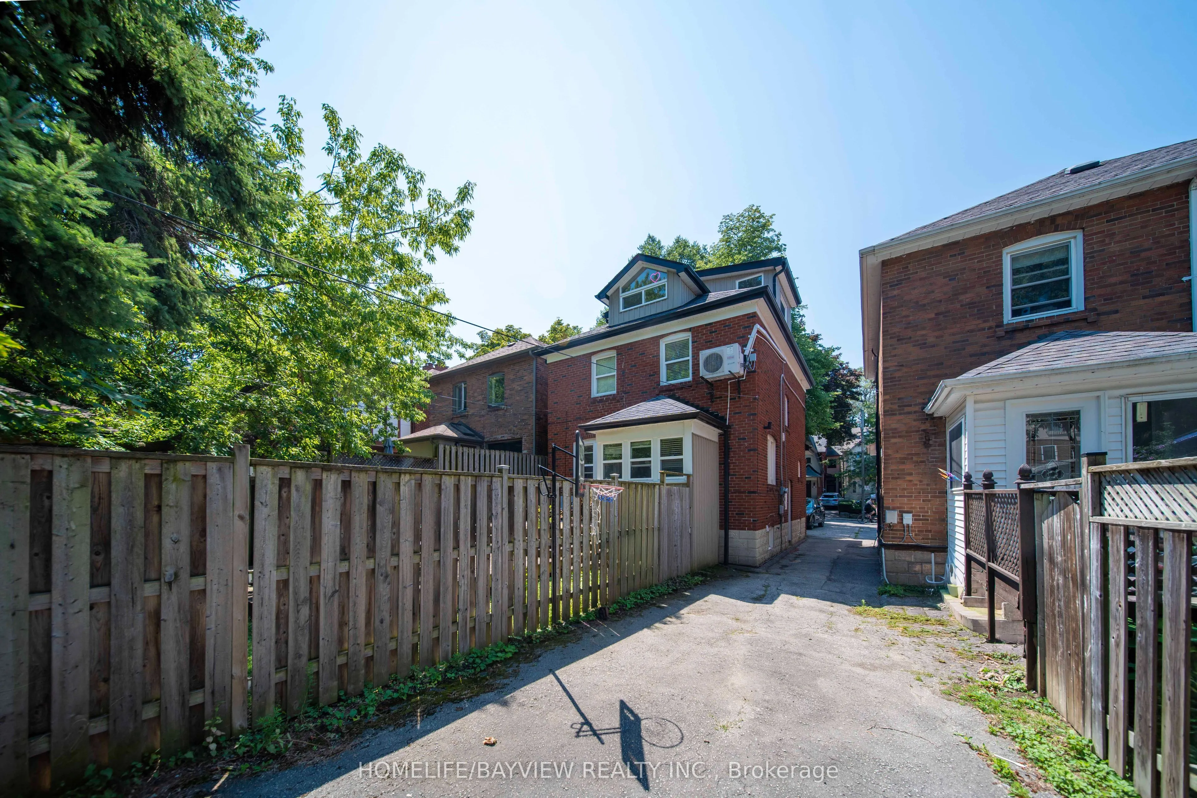 131 Heddington Avenue