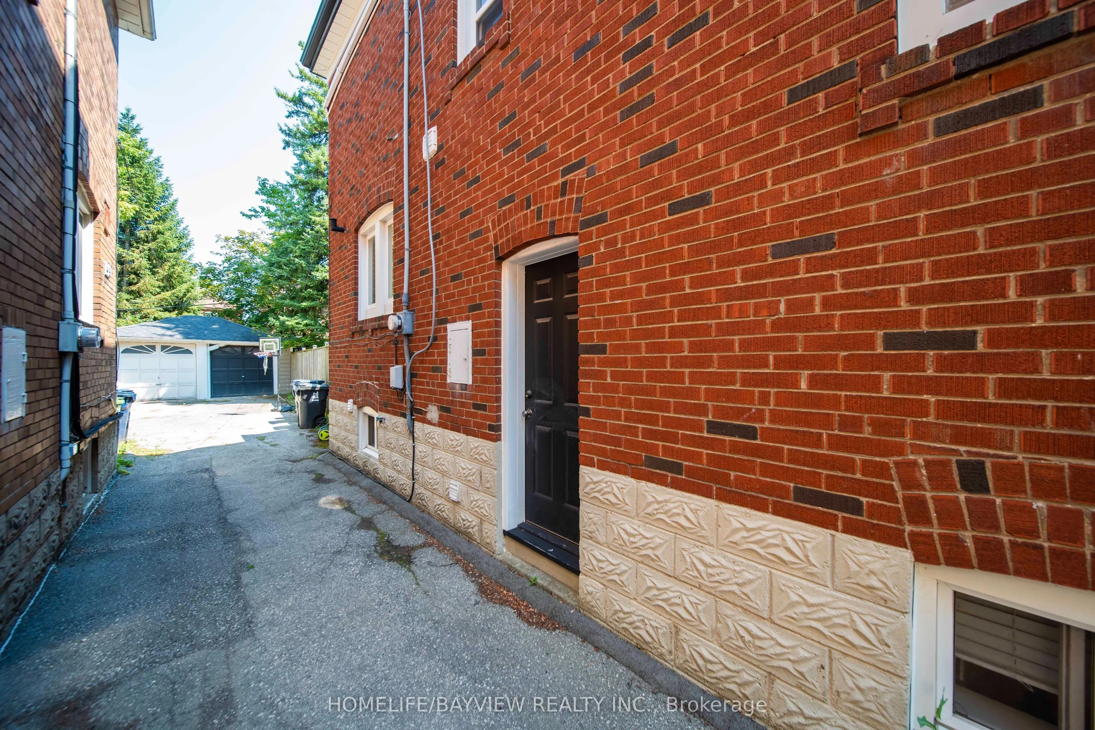 131 Heddington Avenue
