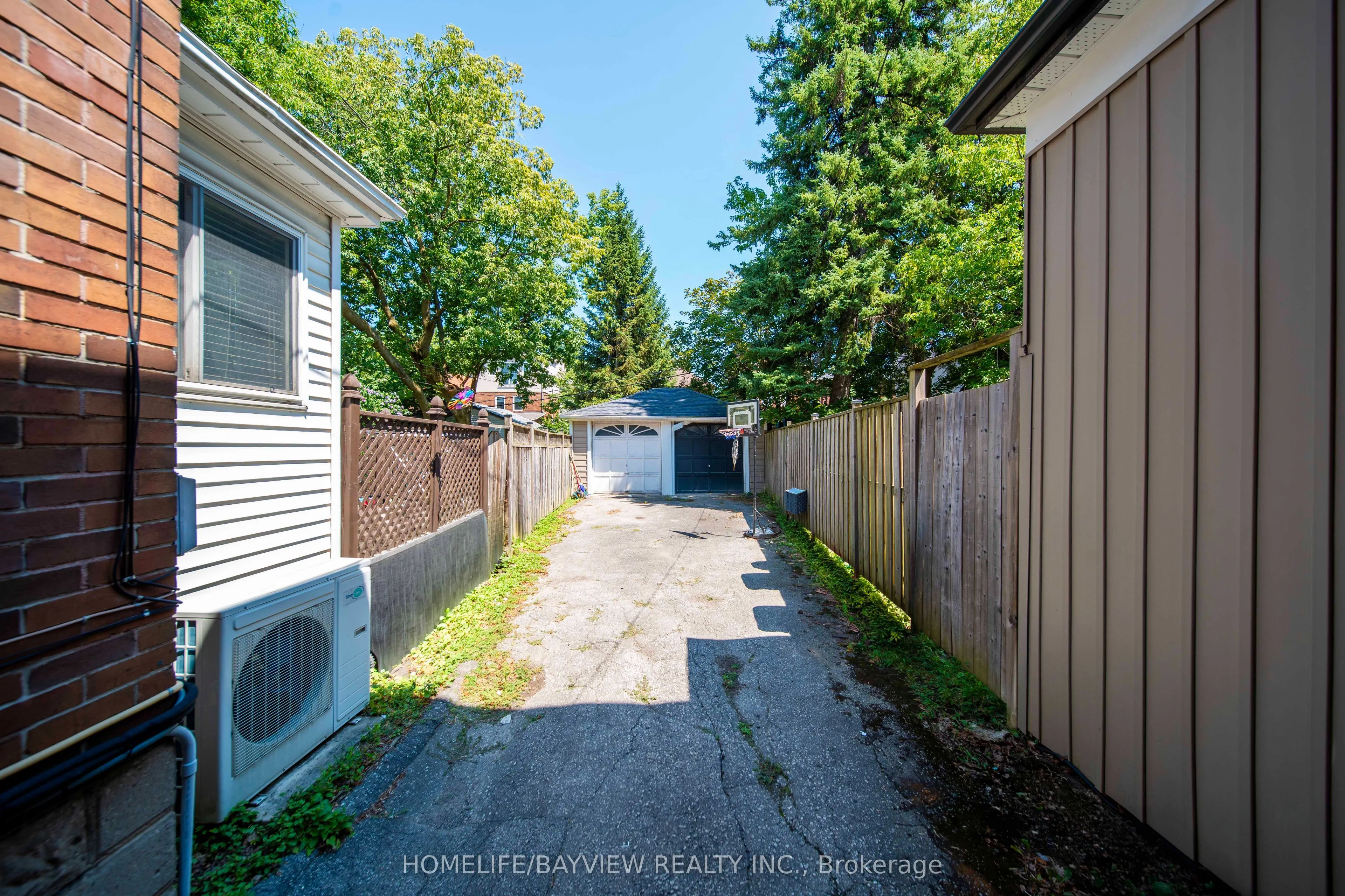 131 Heddington Avenue