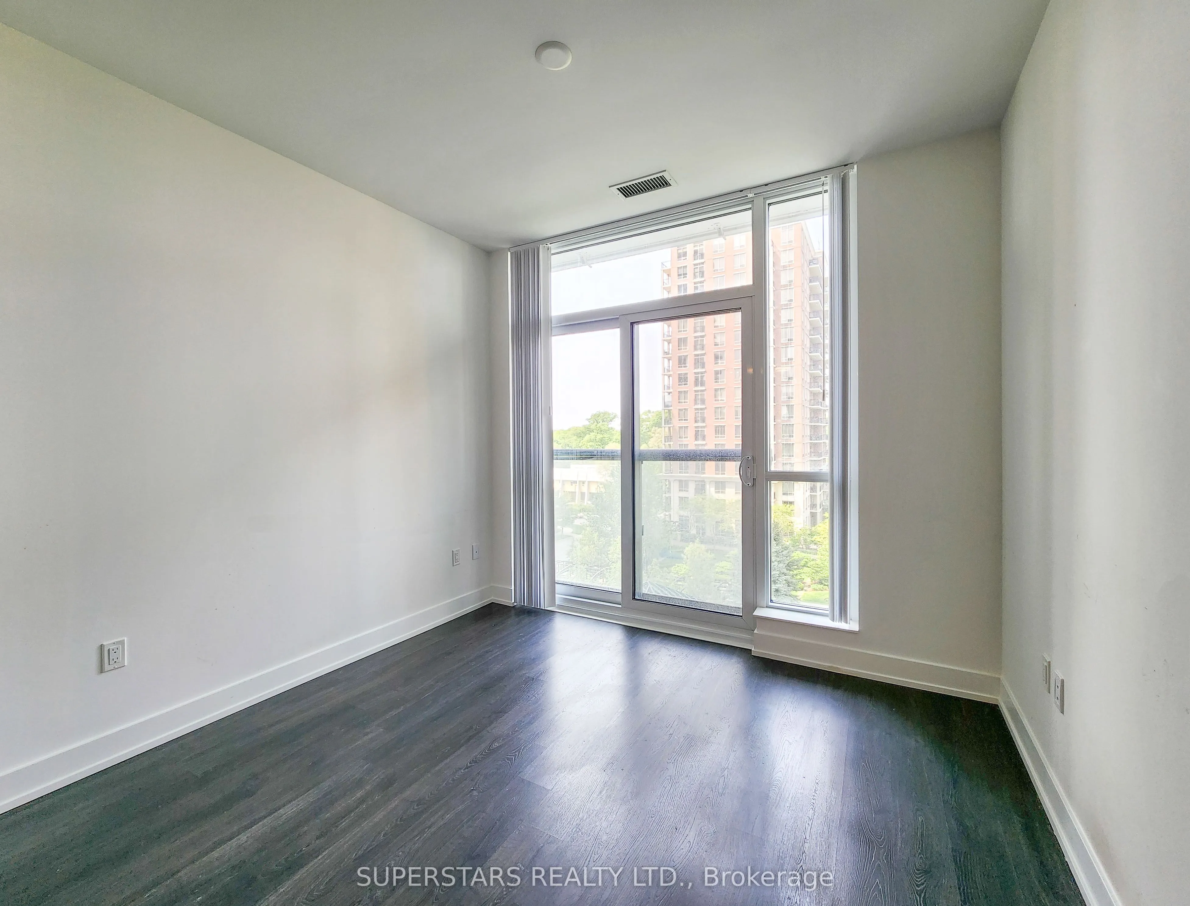 20 Inn On The Park Drive #645