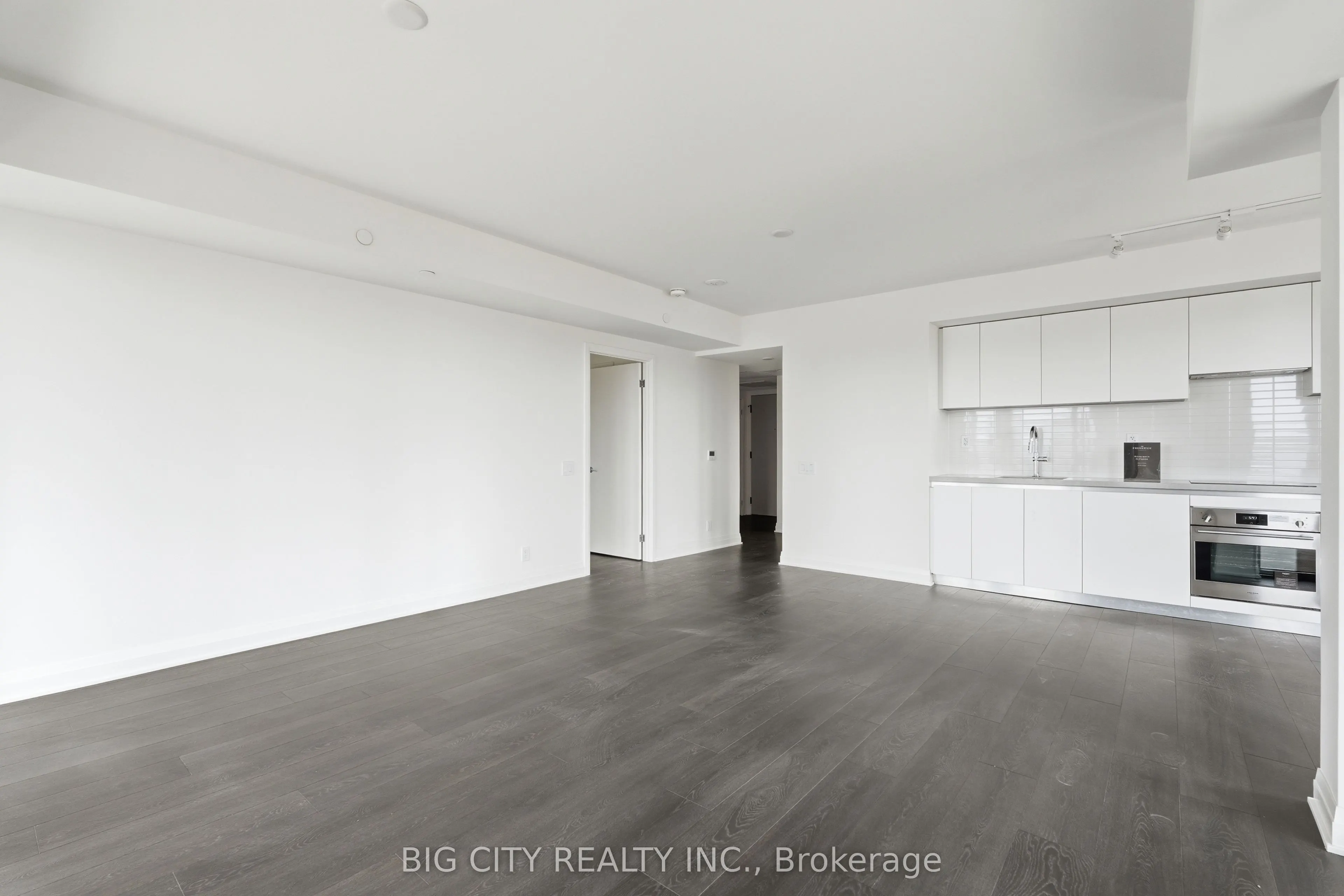 25 Frederick Todd Way #602