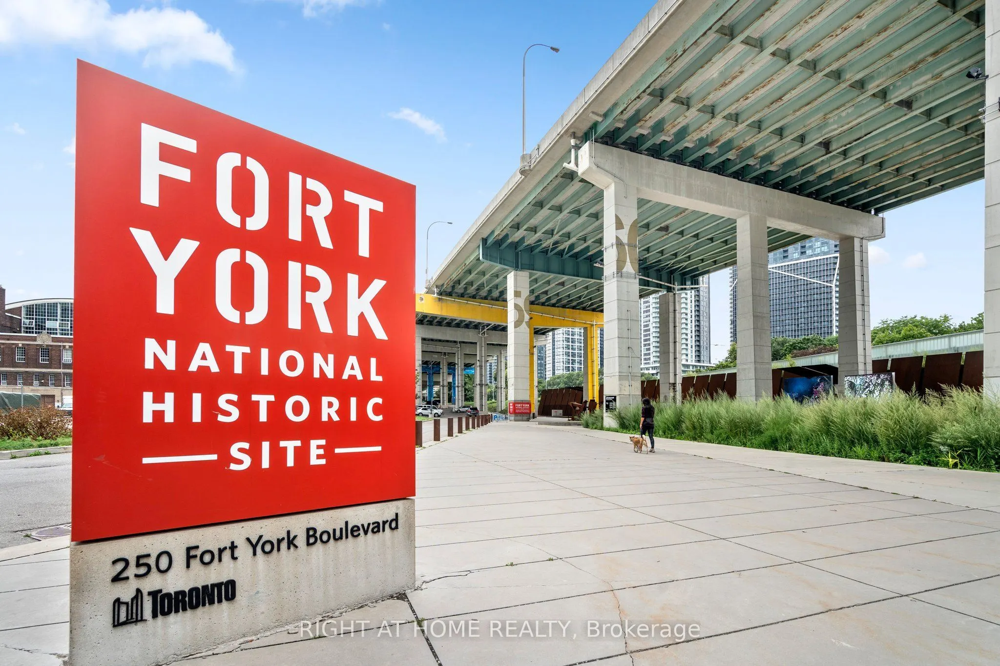 231 Fort York Boulevard #329