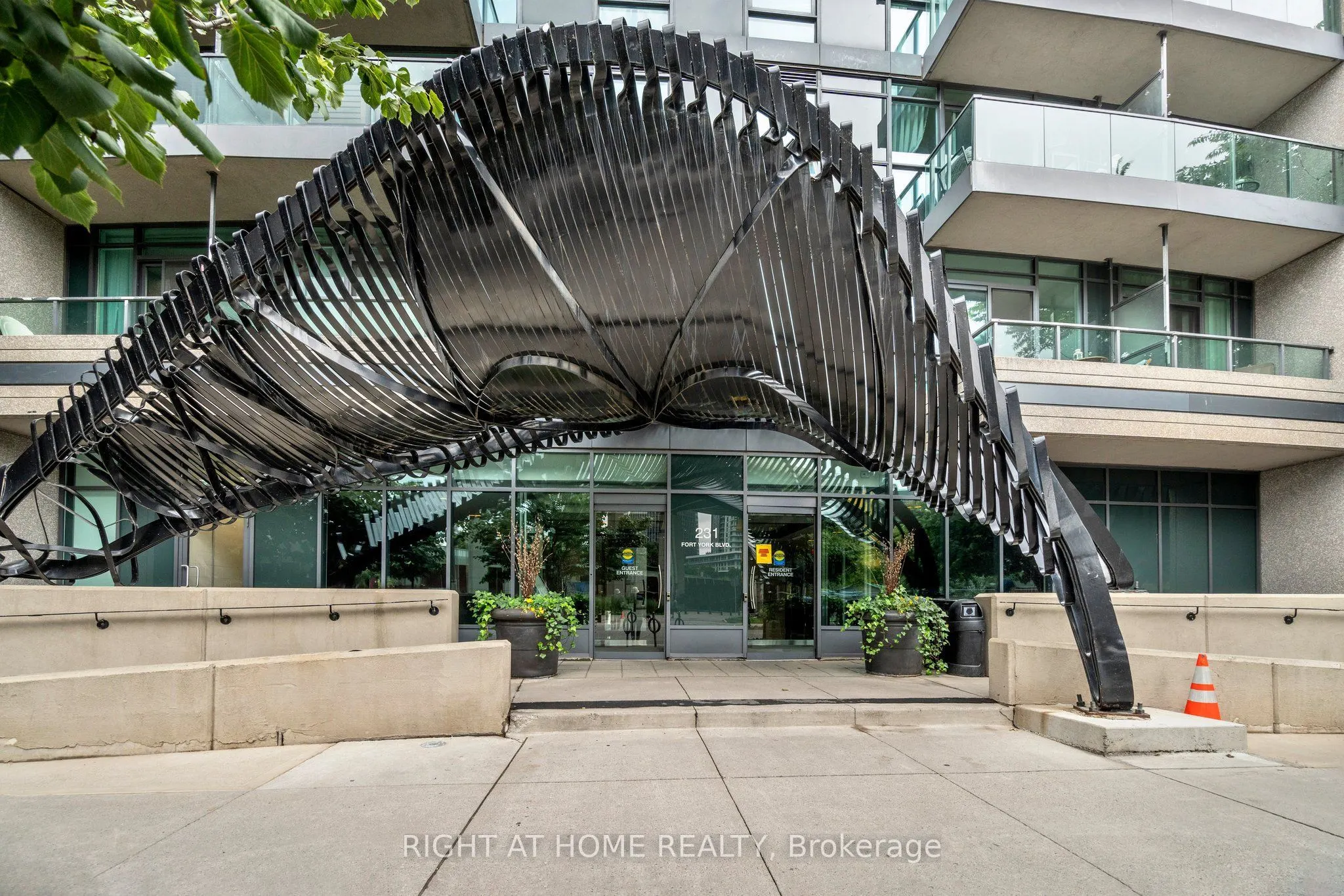 231 Fort York Boulevard #329