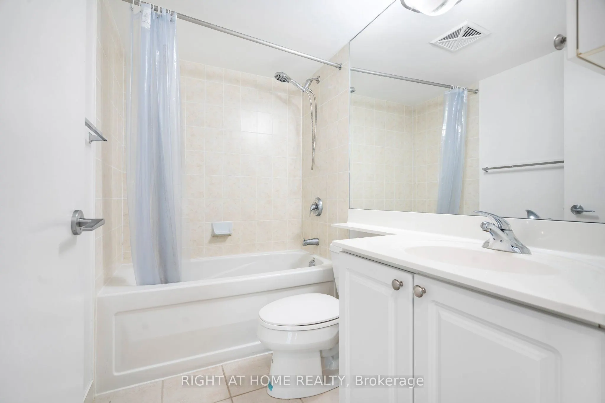 231 Fort York Boulevard #329