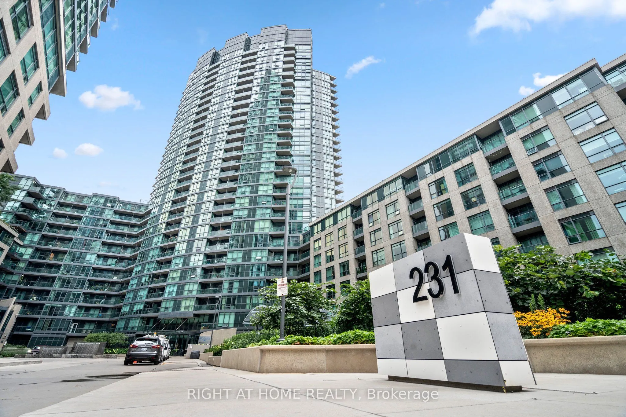 231 Fort York Boulevard #329