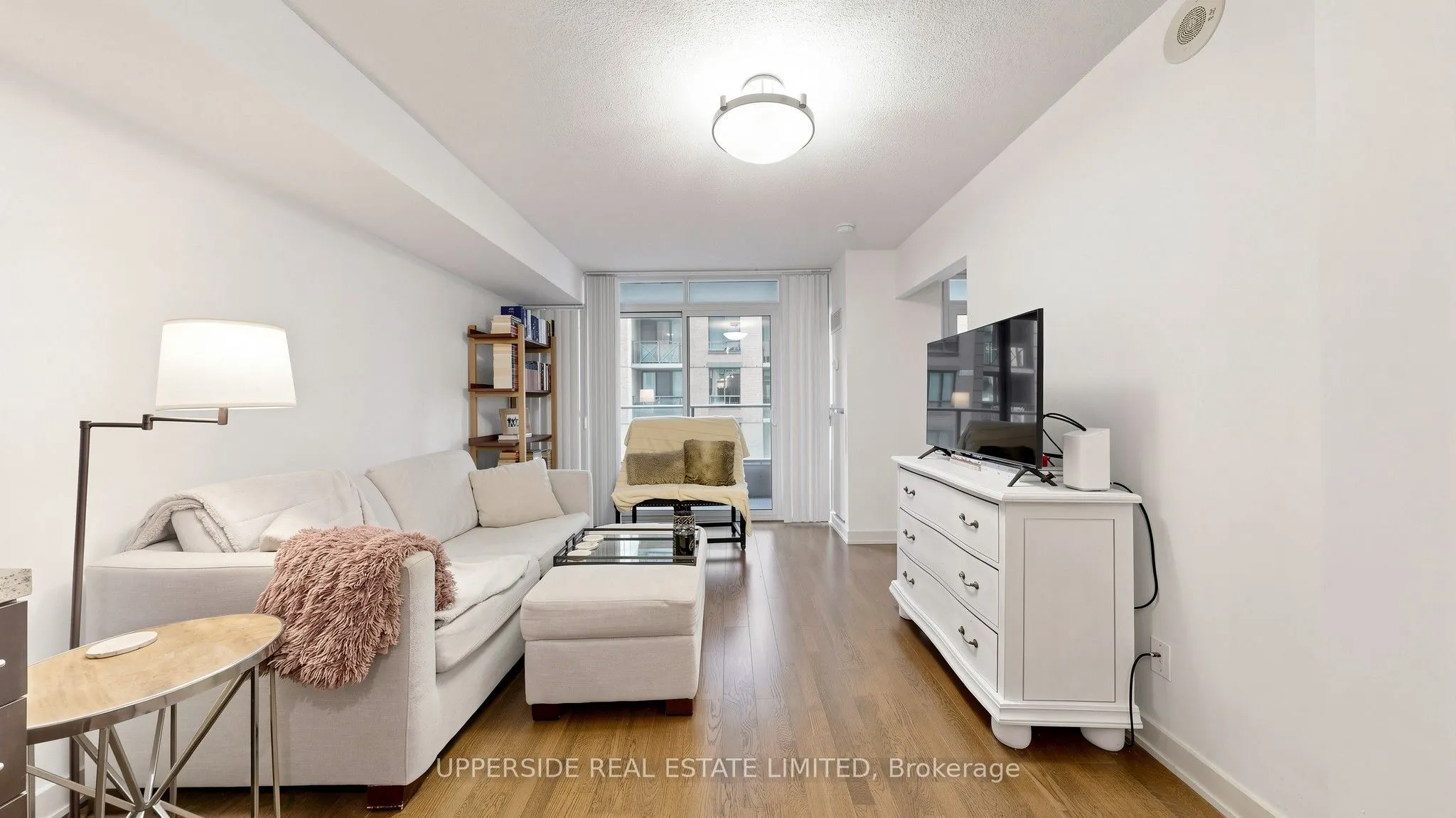 126 Simcoe Street #607