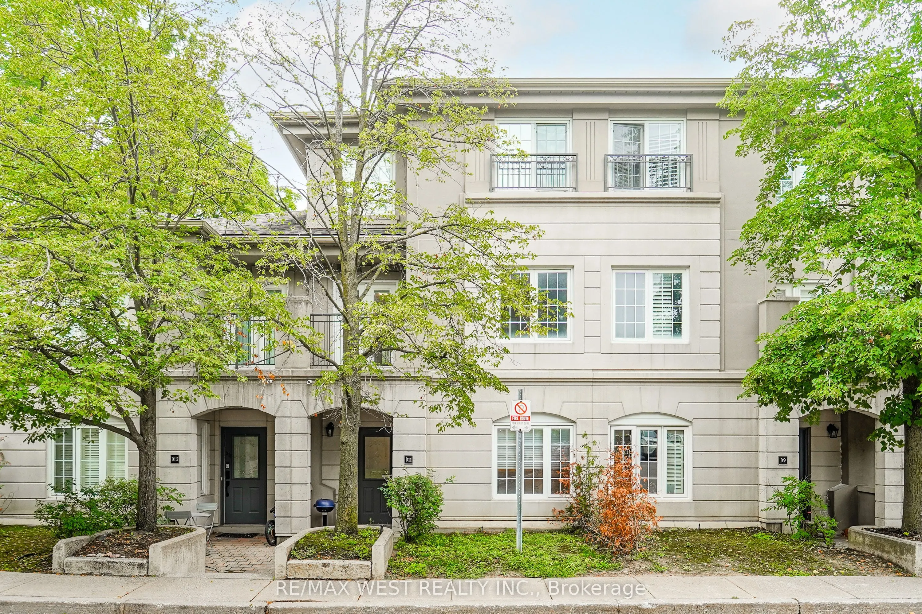 108 Finch Avenue W #D11