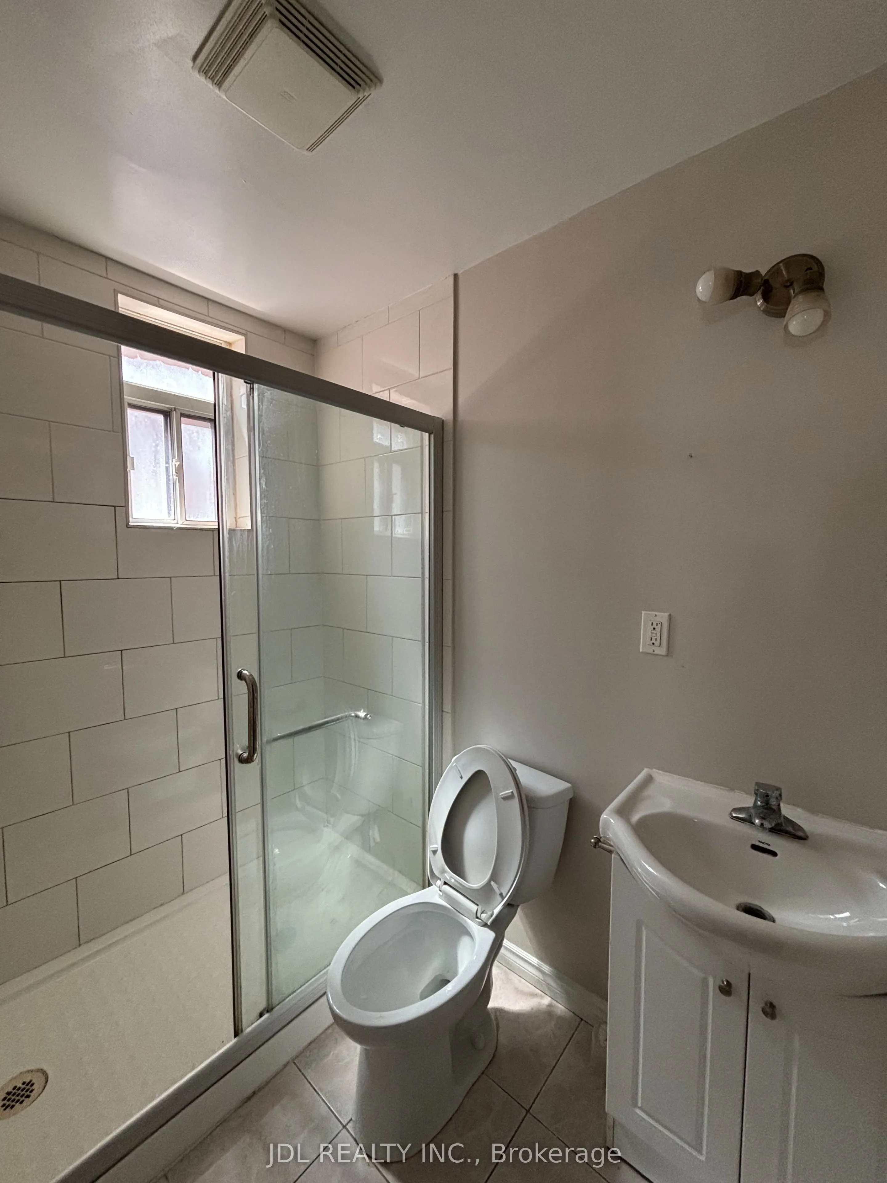 593 Bathurst Street #Main Floor