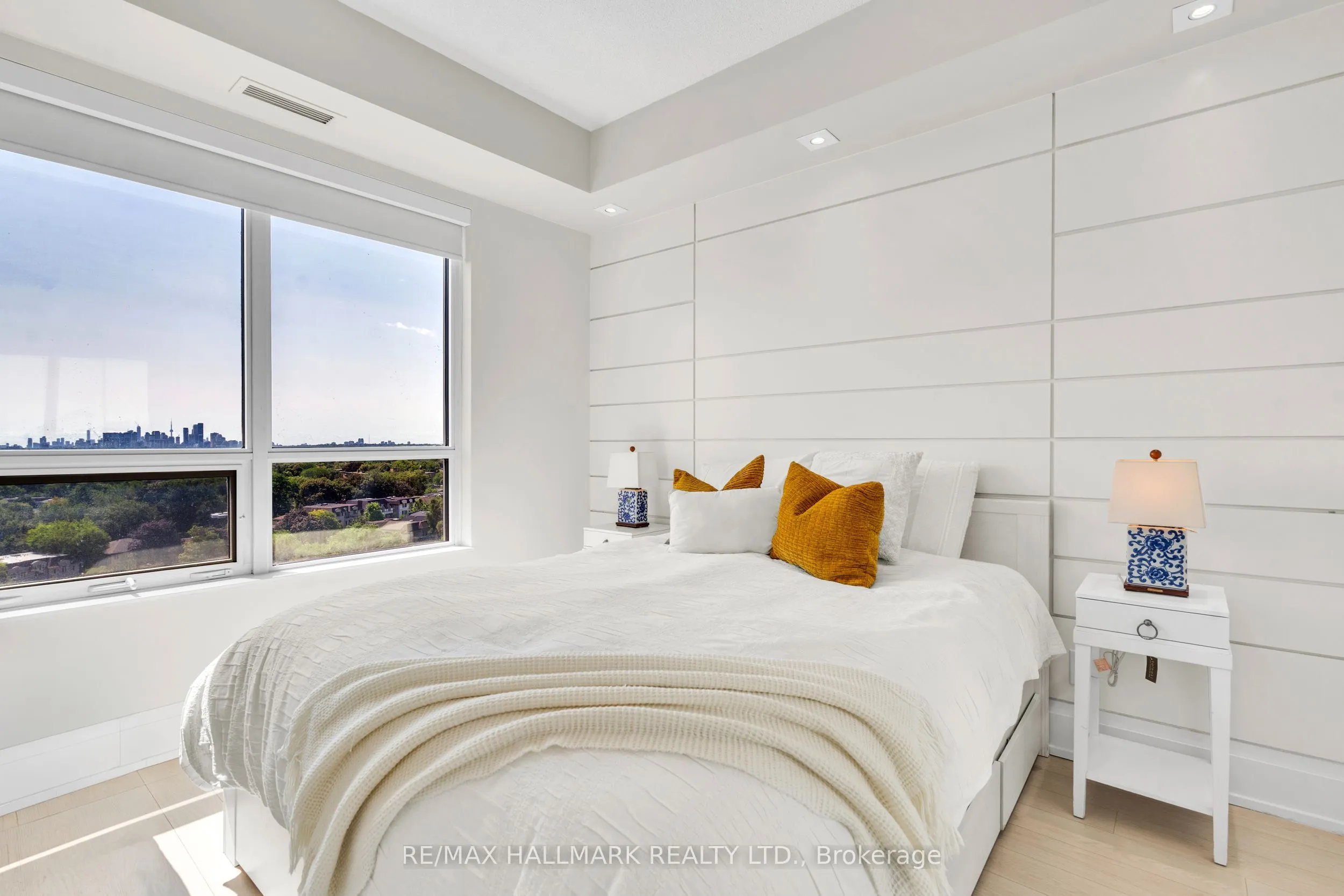 120 Harrison Garden Boulevard #1406