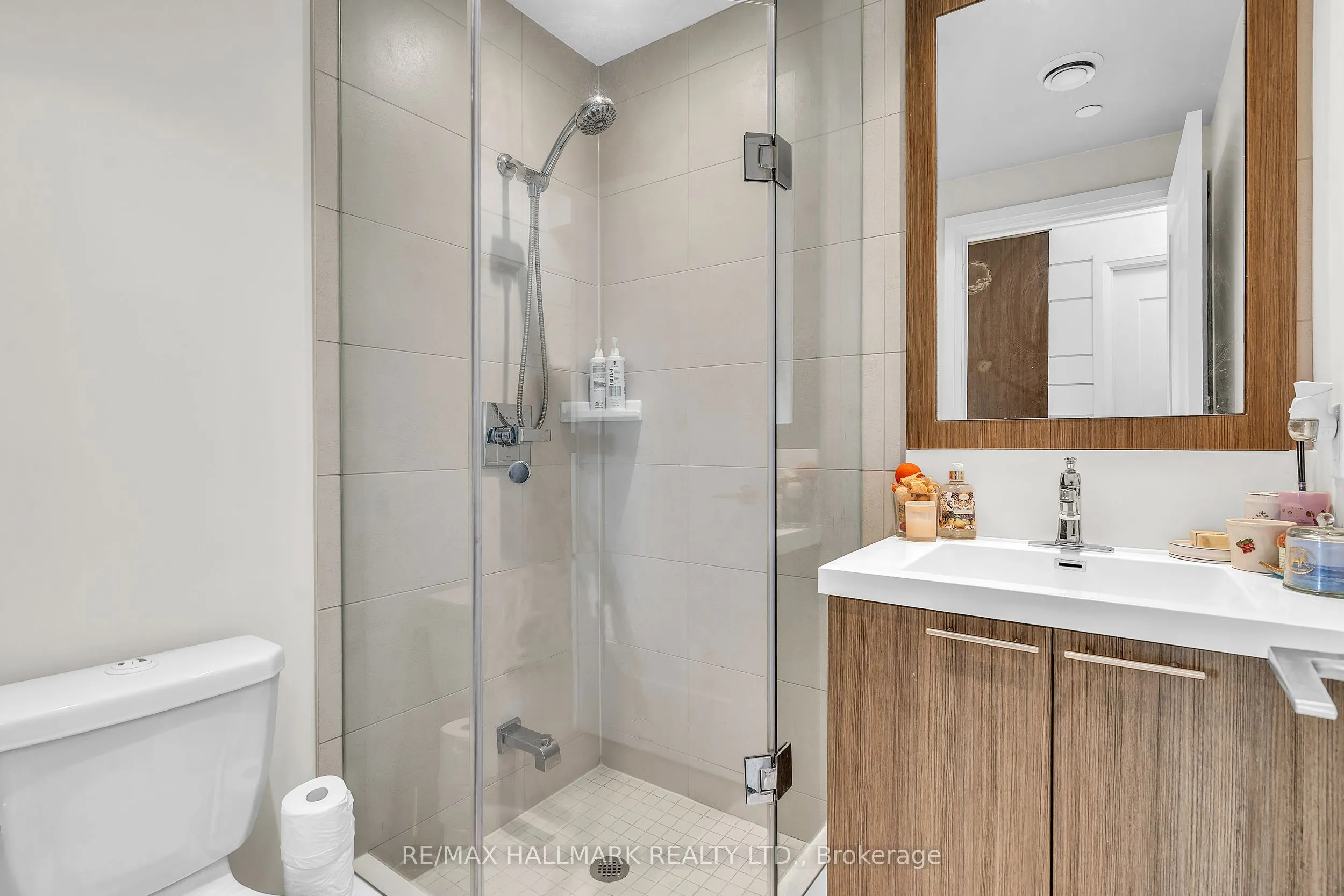 120 Harrison Garden Boulevard #1406