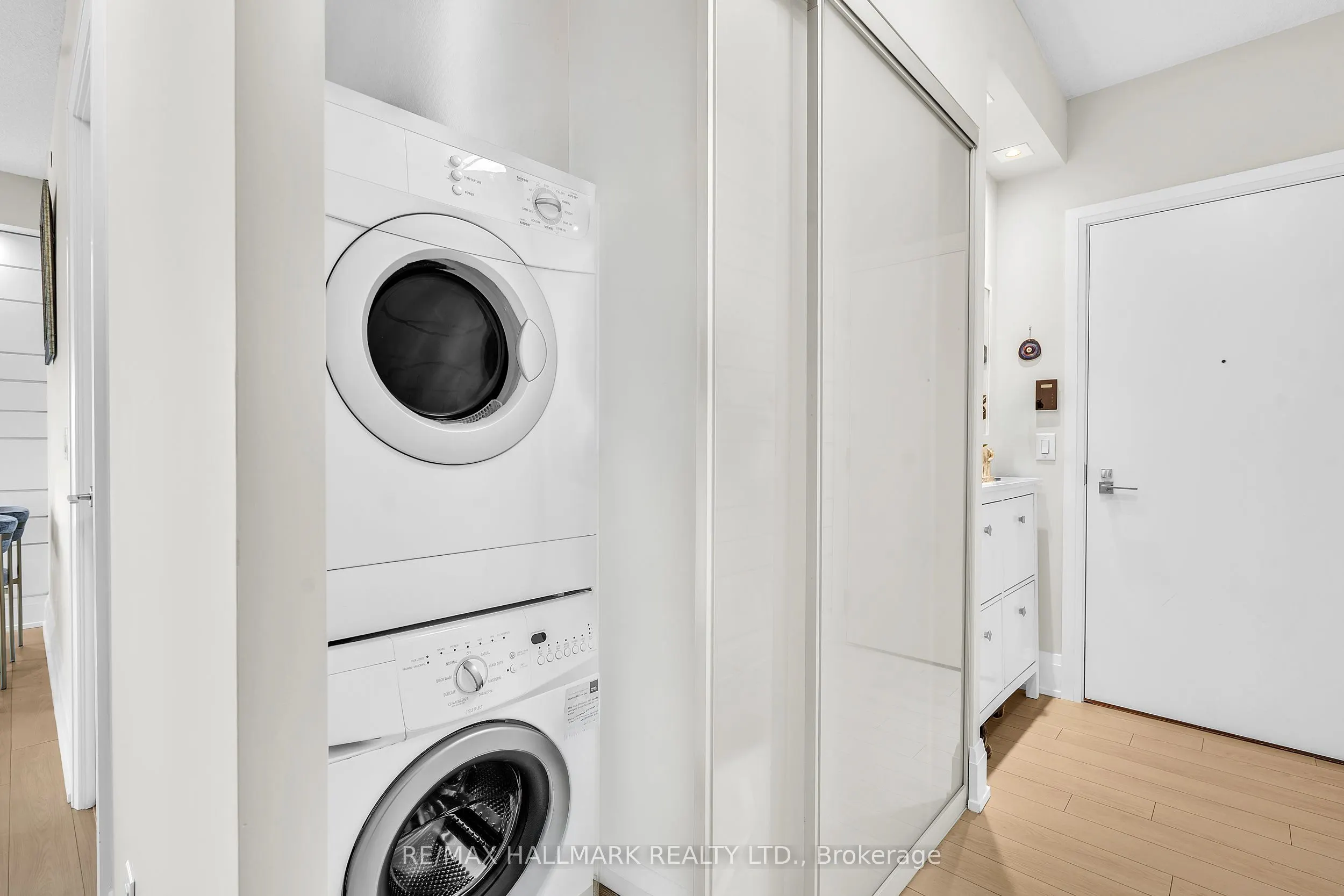 120 Harrison Garden Boulevard #1406