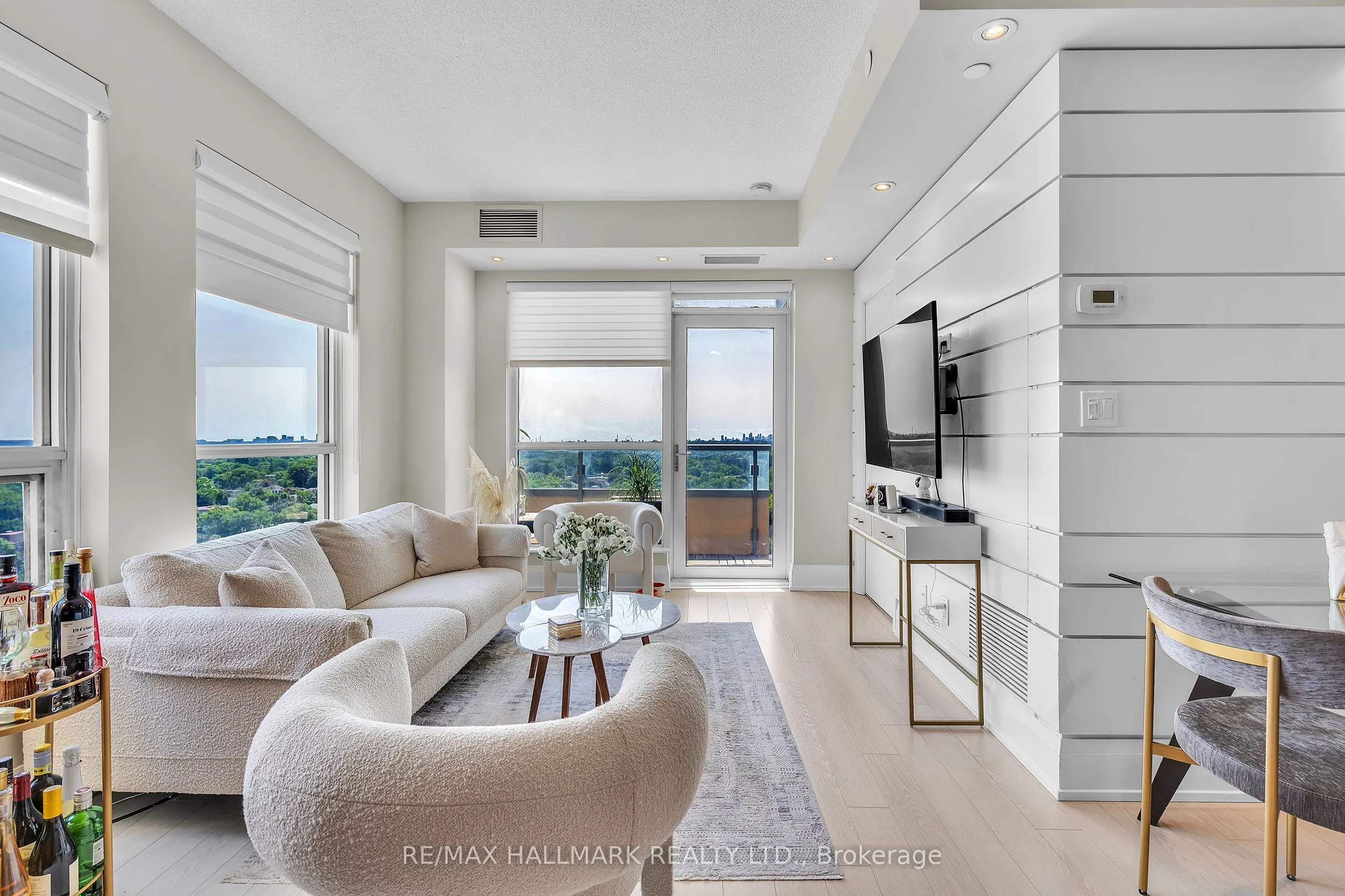 120 Harrison Garden Boulevard #1406