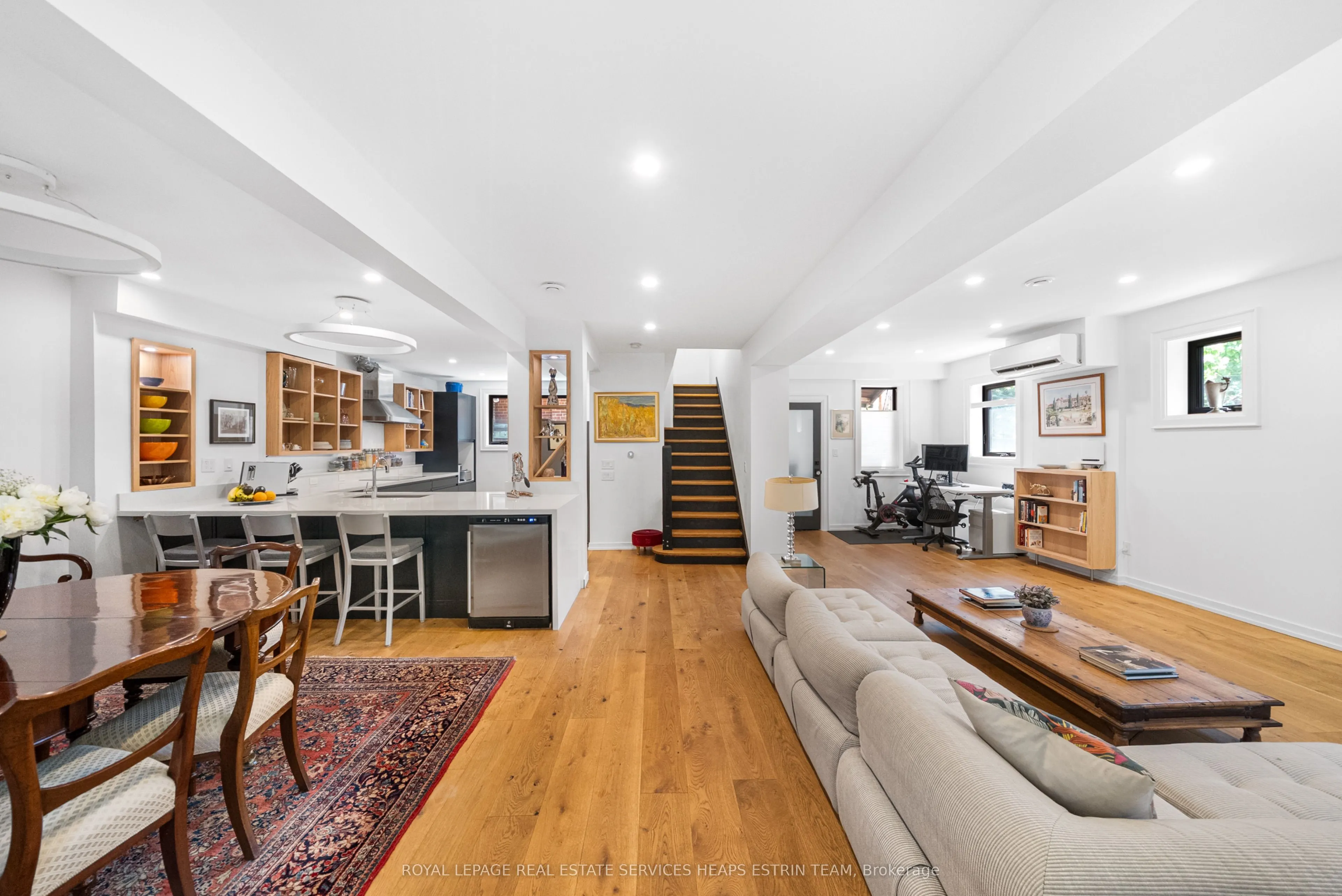 115 Robinson Street
