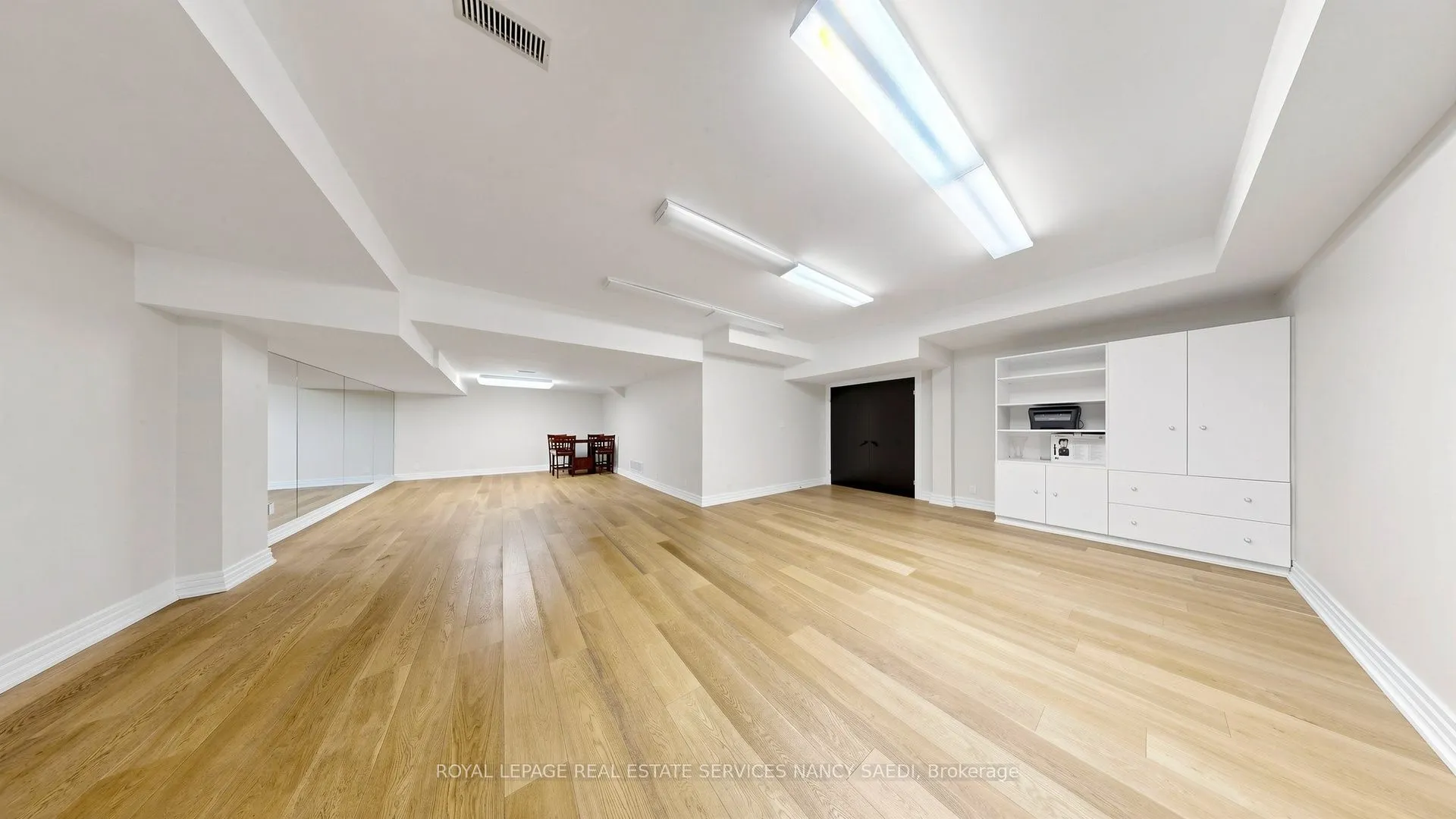 5 Abrams Place