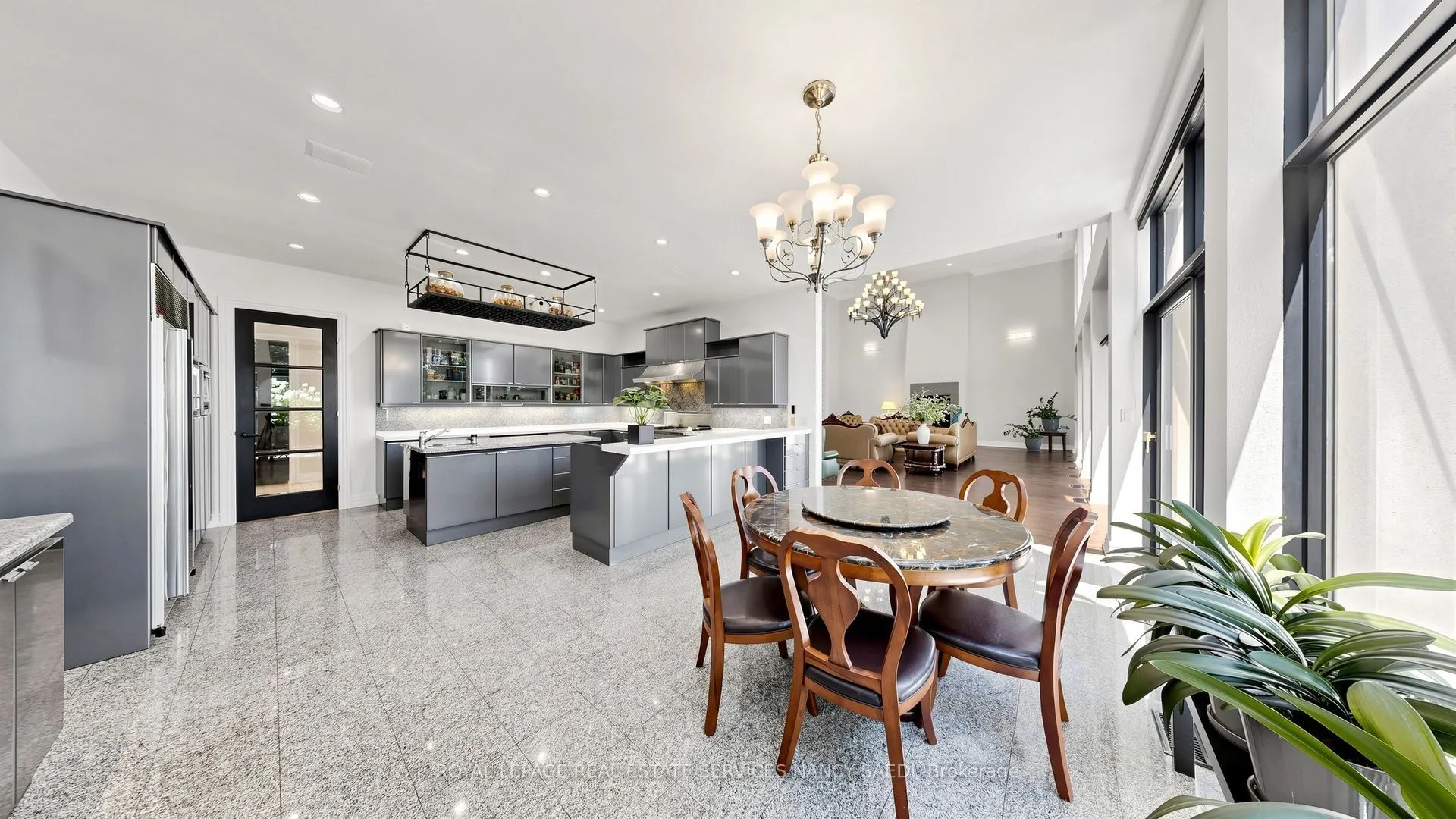 5 Abrams Place