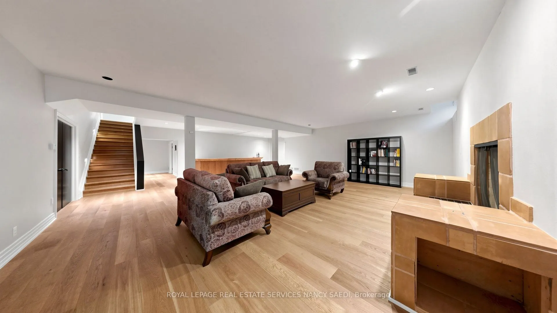 5 Abrams Place