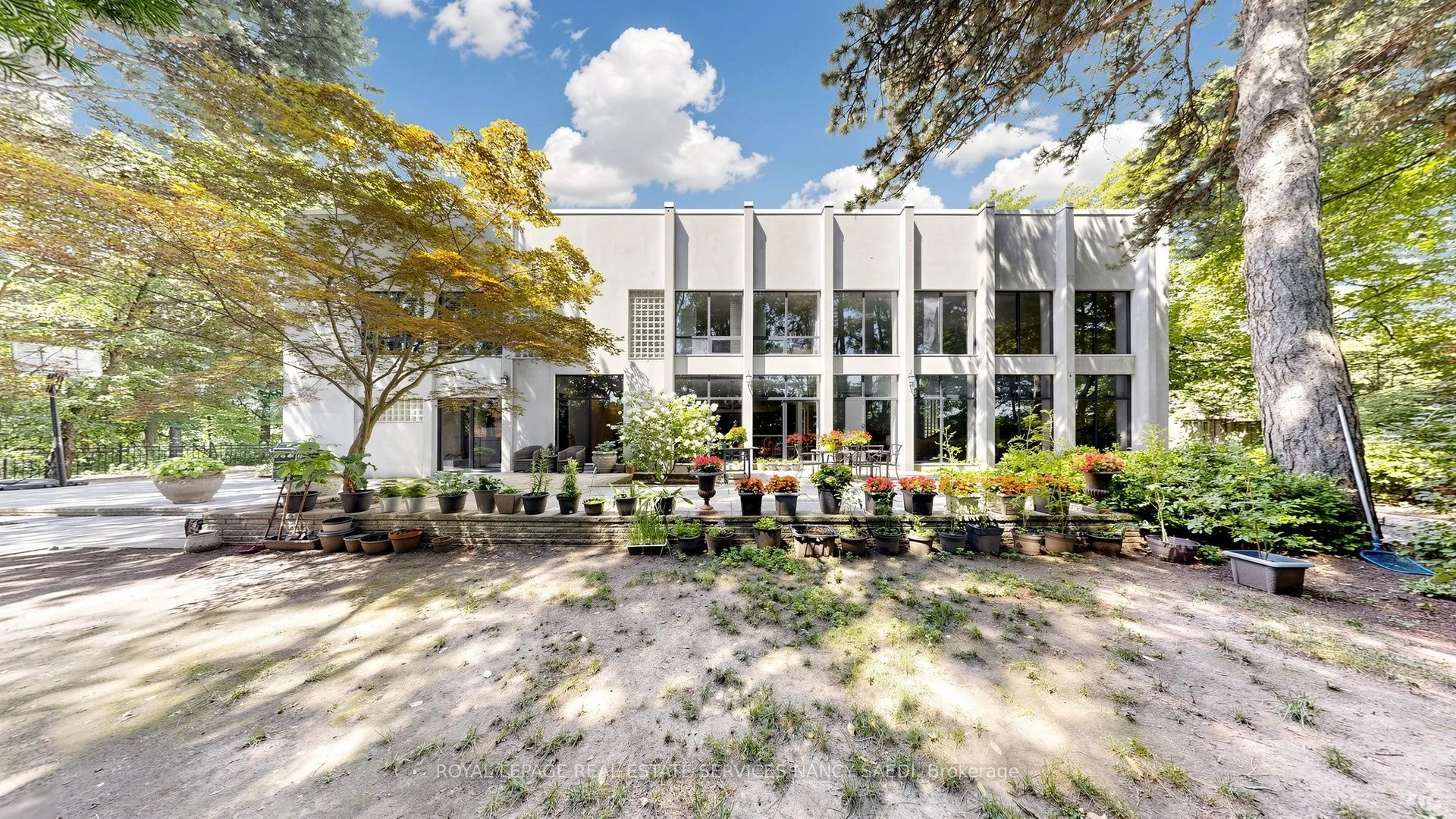 5 Abrams Place