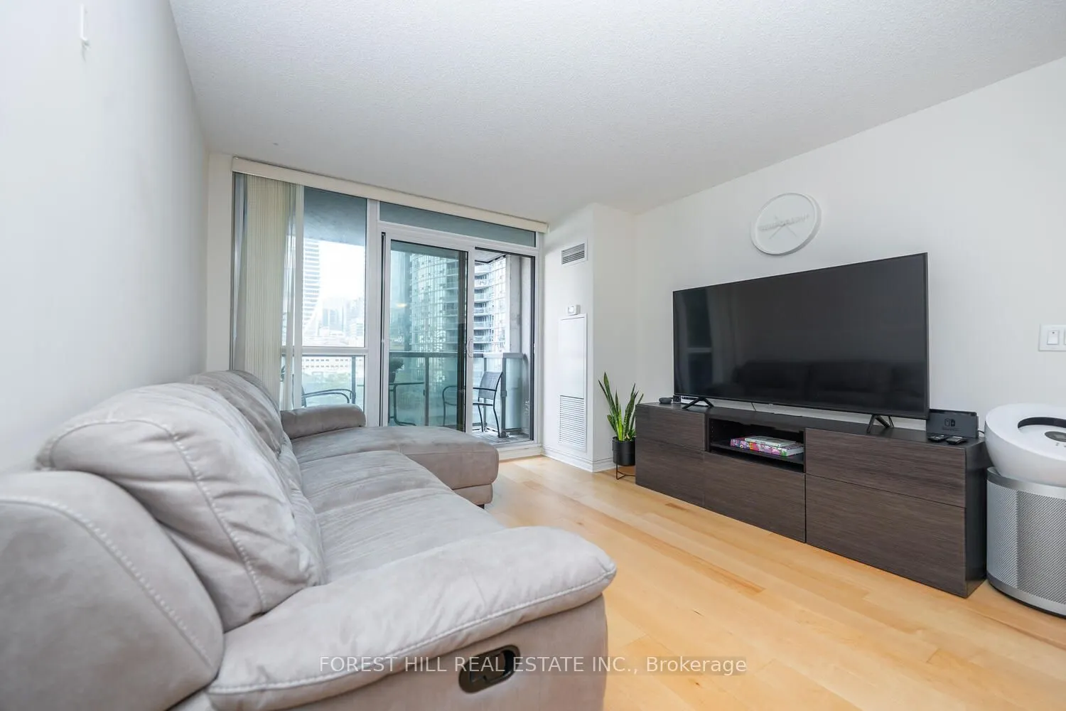 25 Lower Simcoe Street #1120