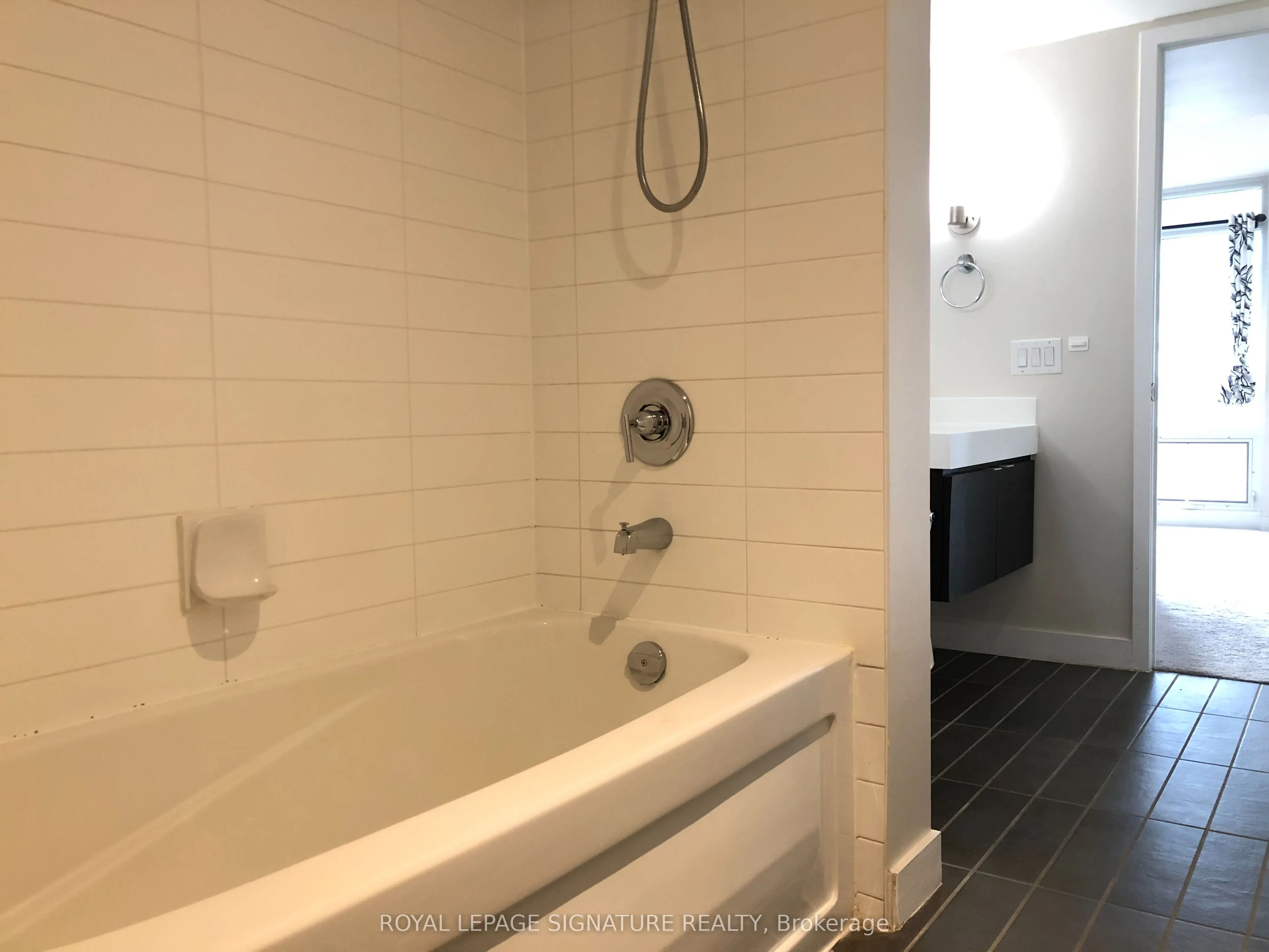 4K Spadina Avenue #1121