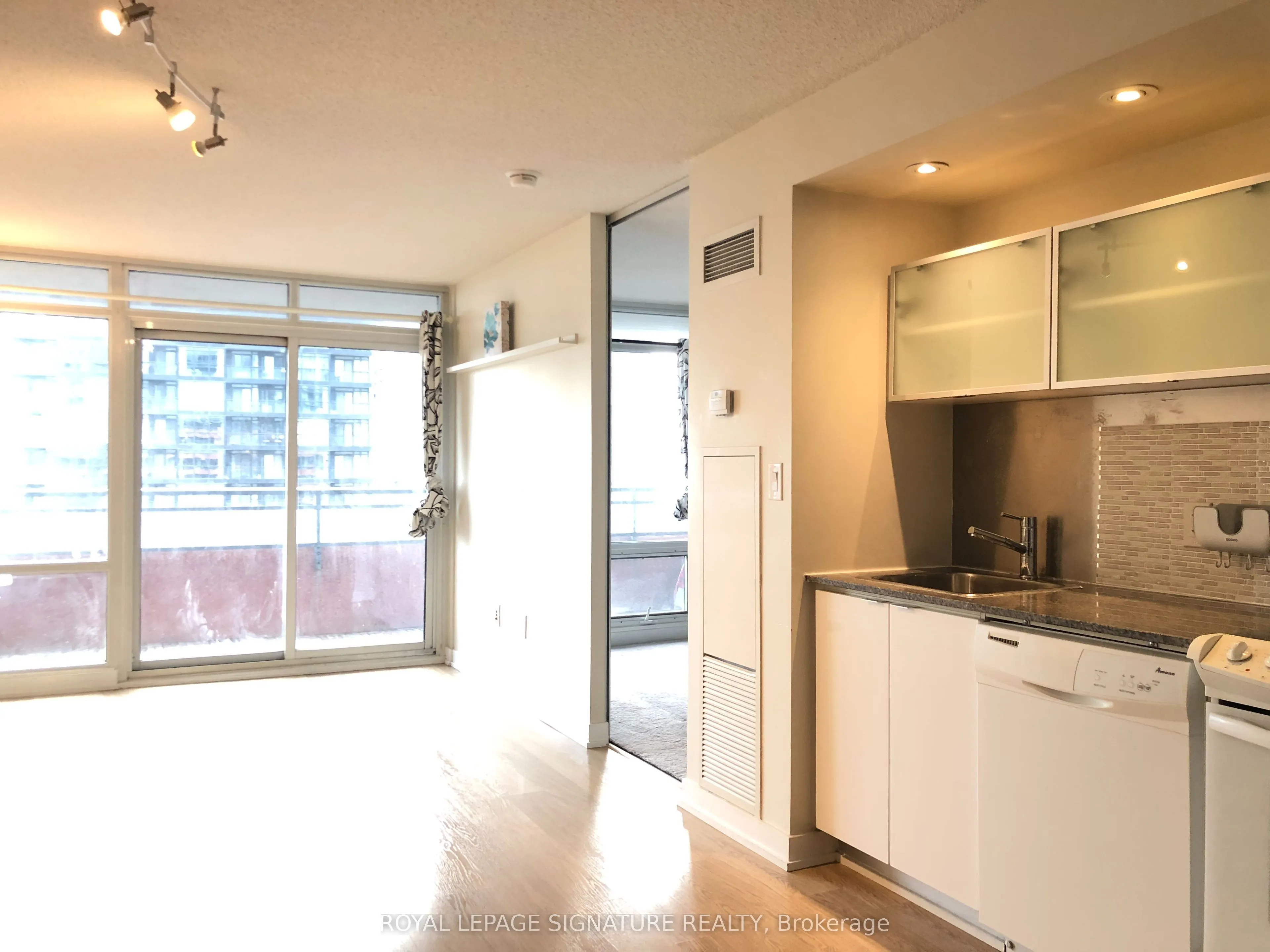 4K Spadina Avenue #1121