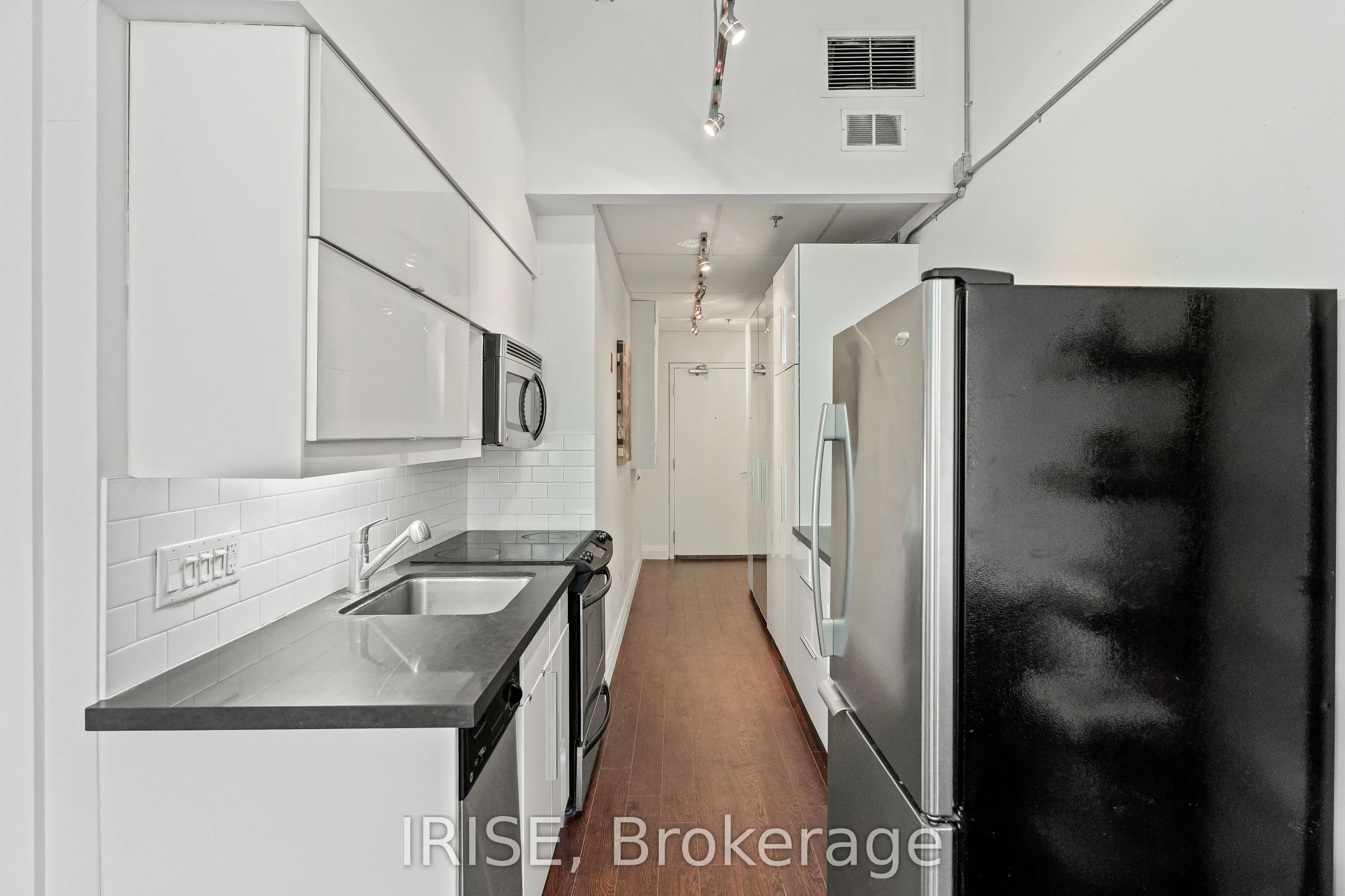 477 Richmond Street W #305