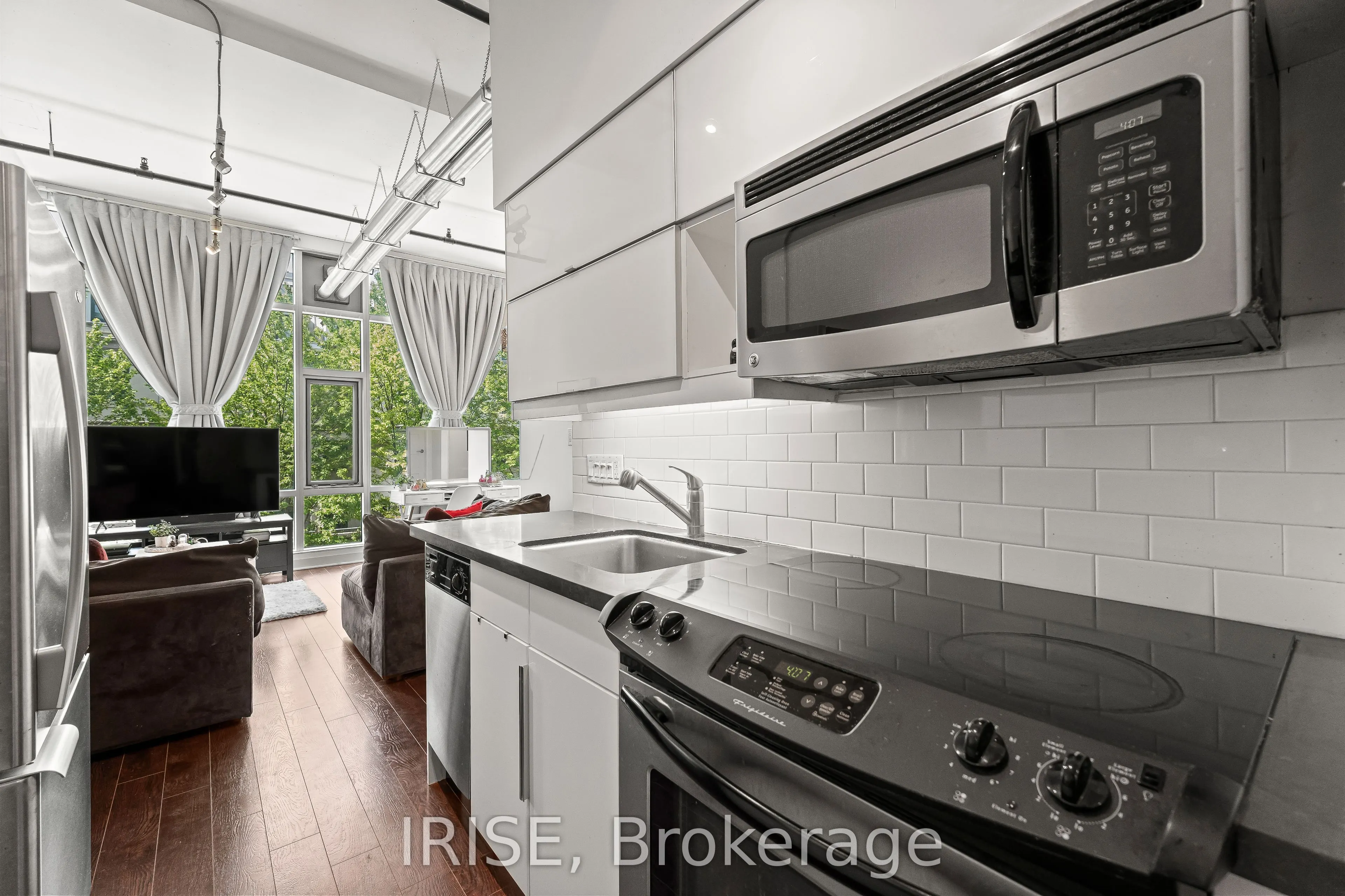 477 Richmond Street W #305