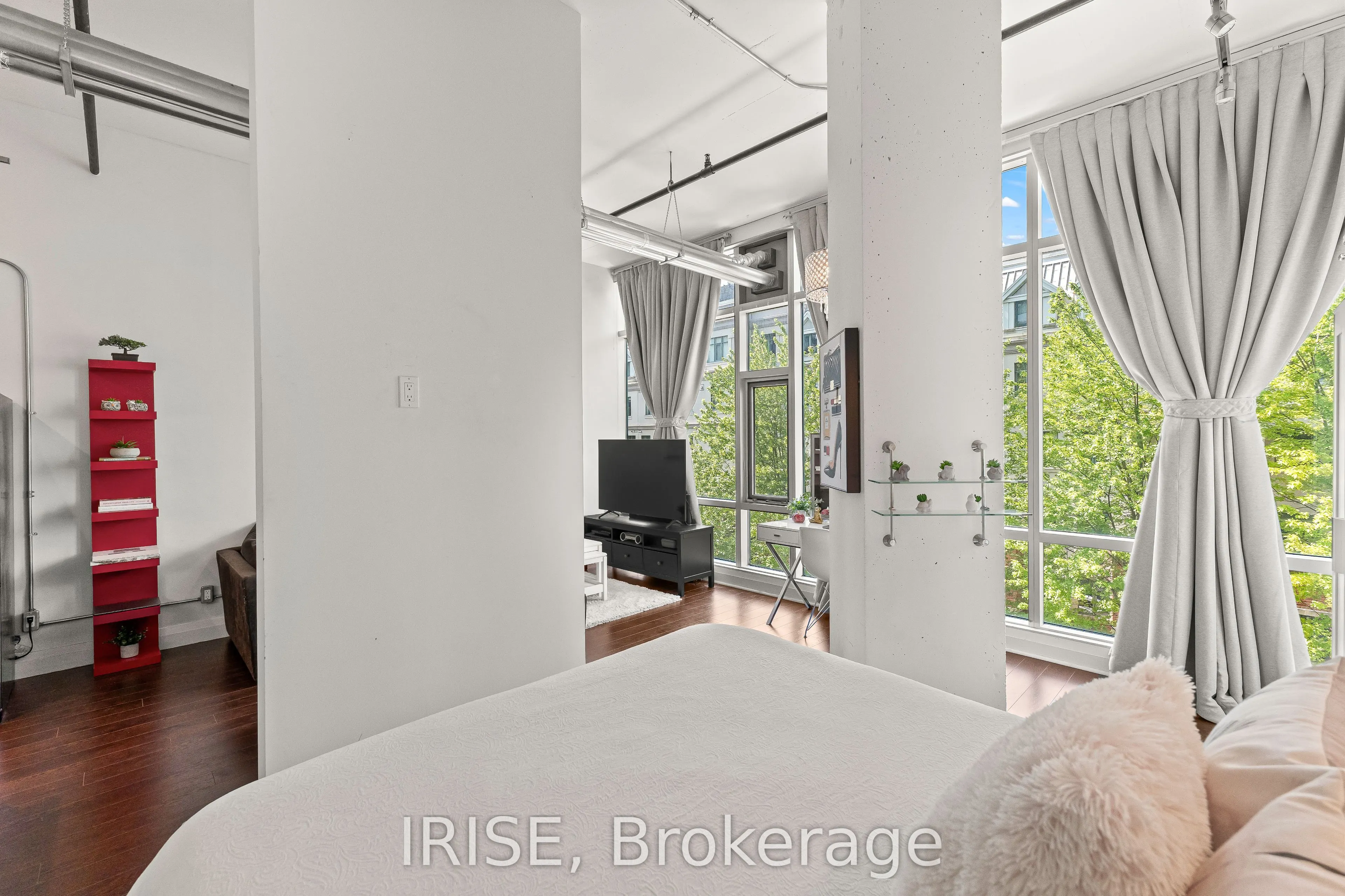 477 Richmond Street W #305