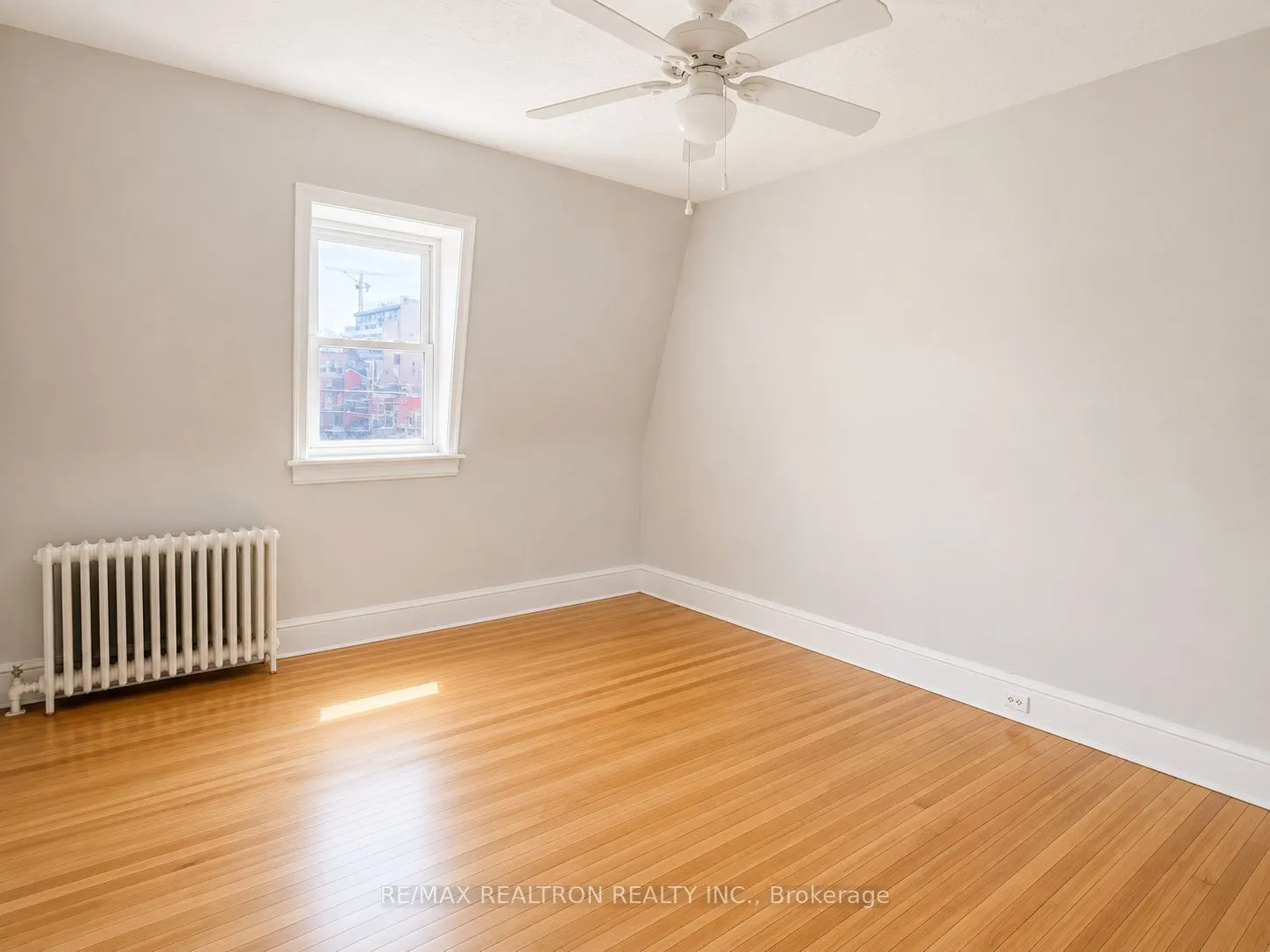 502 Queen Street E
